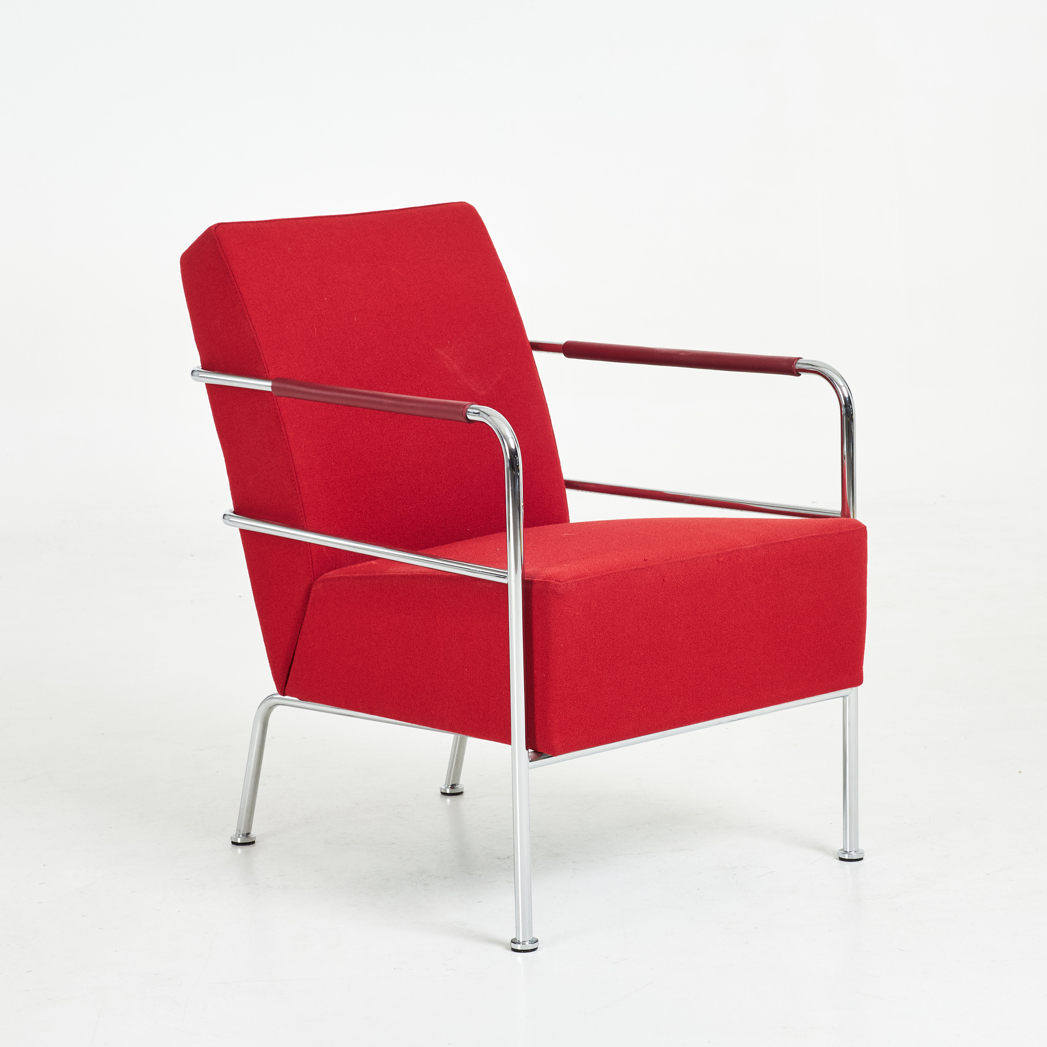 GUNILLA ALLARD. "Cinema", fåtölj, Lammhults, röd textilklädsel, kromat stål, läderklädda karmar.