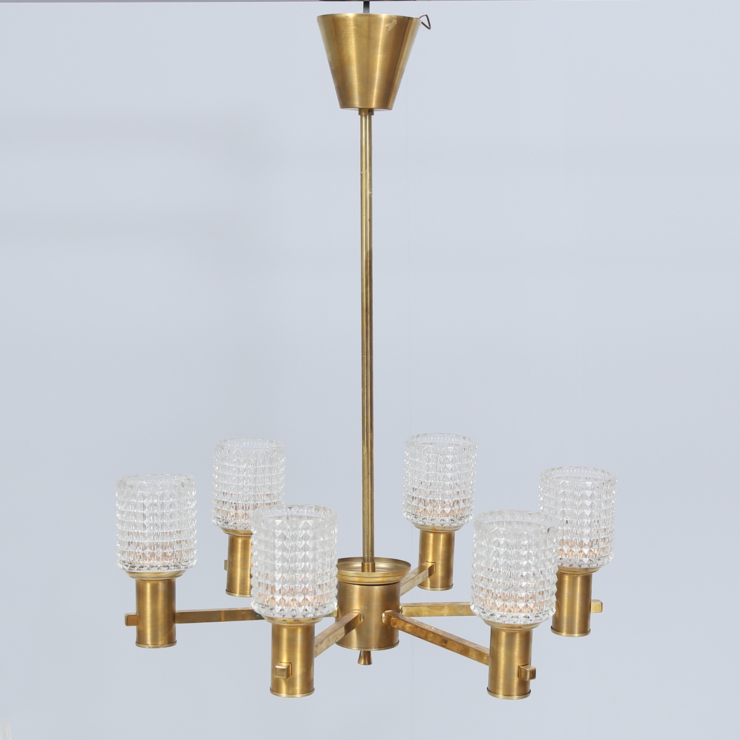 TAKLAMPA, Mässing med glas. 6 ljuspunkter.