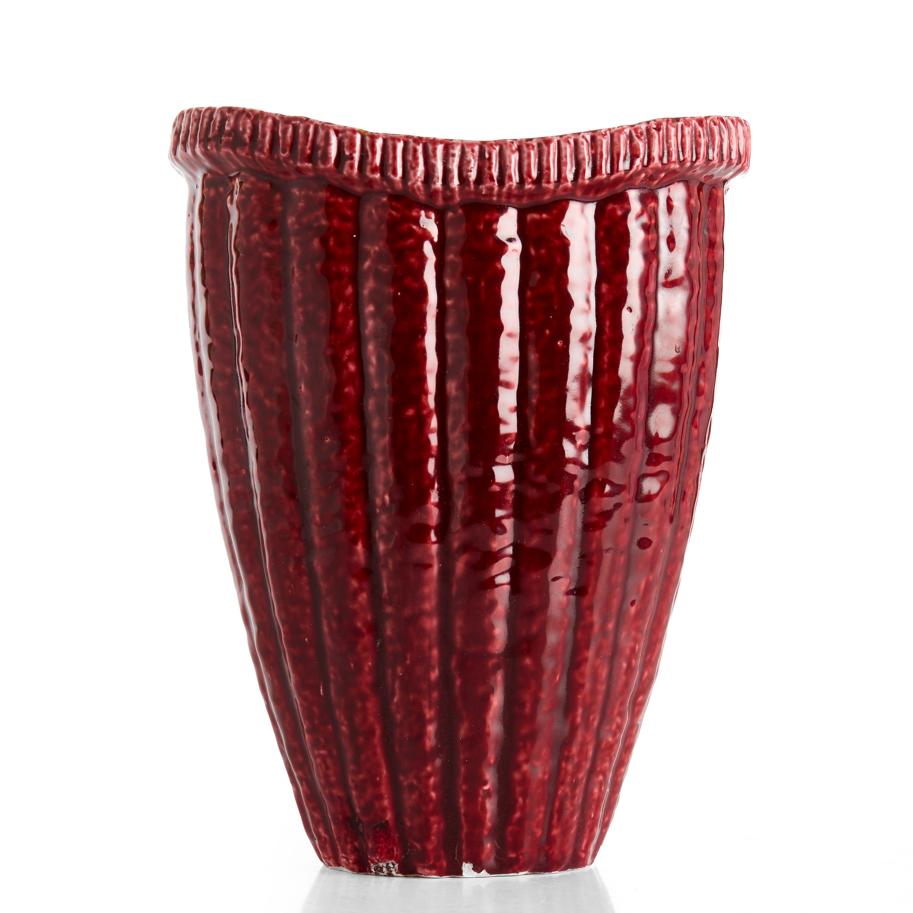 GUNNAR NYLUND. Vas, "Chamotte", Rörstrand 1940/50-tal, chamotterat stengods med glasyr i vinrött.