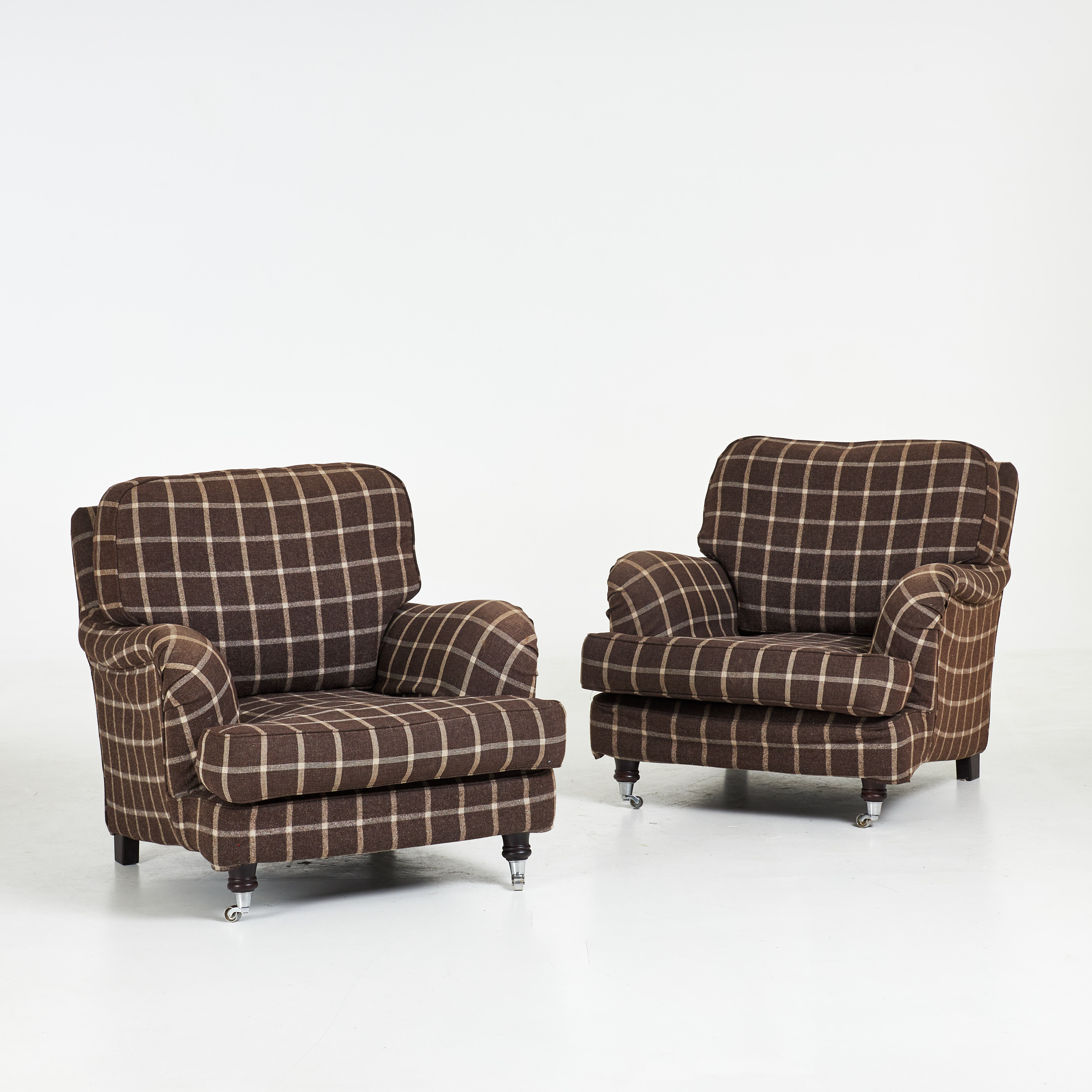 FÅTÖLJER, 1-par, Howard-modell, klädda i rutig ulltextil, med trisskydd, märkta Englesson.