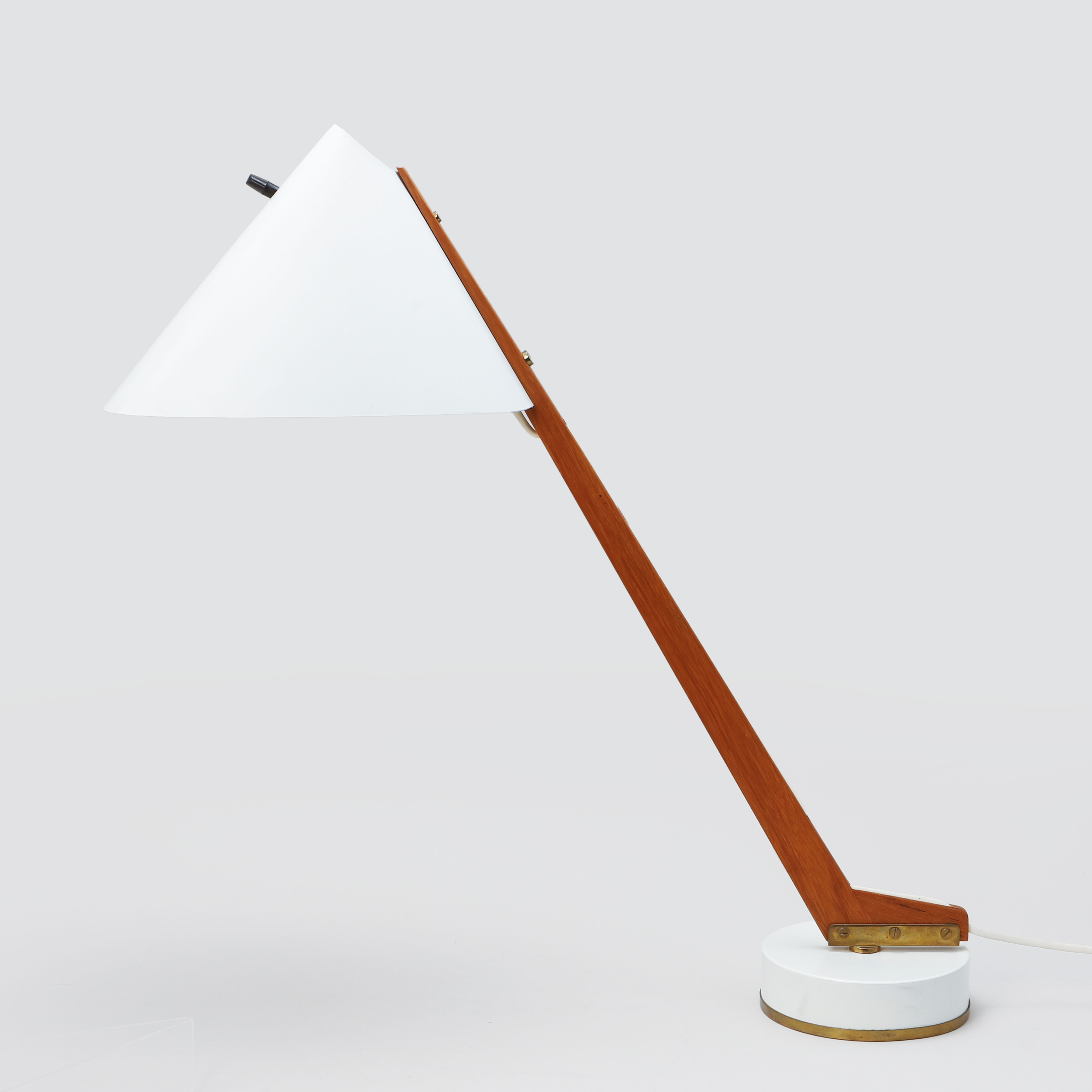 HANS-AGNE JAKOBSSON. Bordslampa, B-54, Markaryd, 1900-talets mitt.