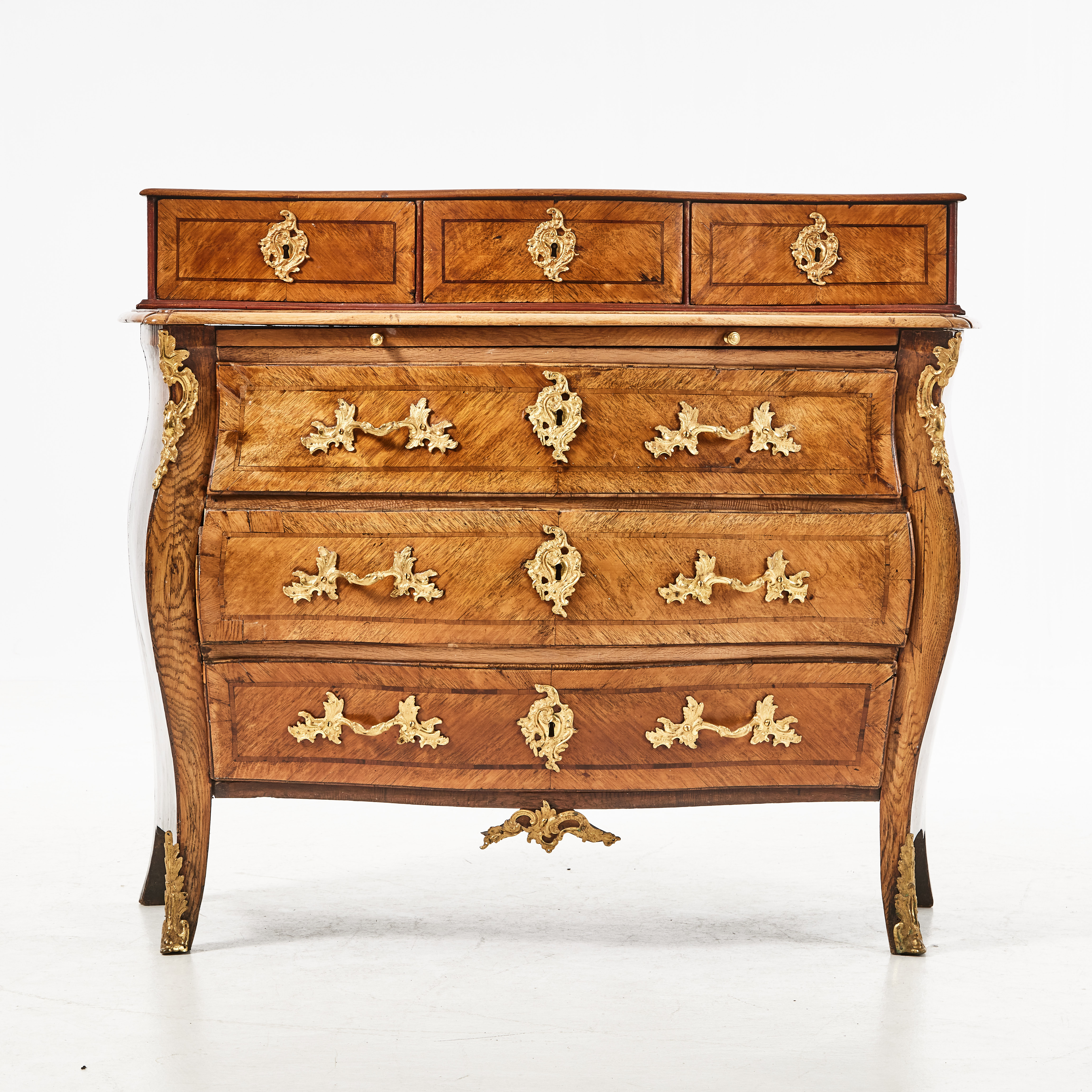 BYRÅ med uppsats, 1700-tal, rokoko.