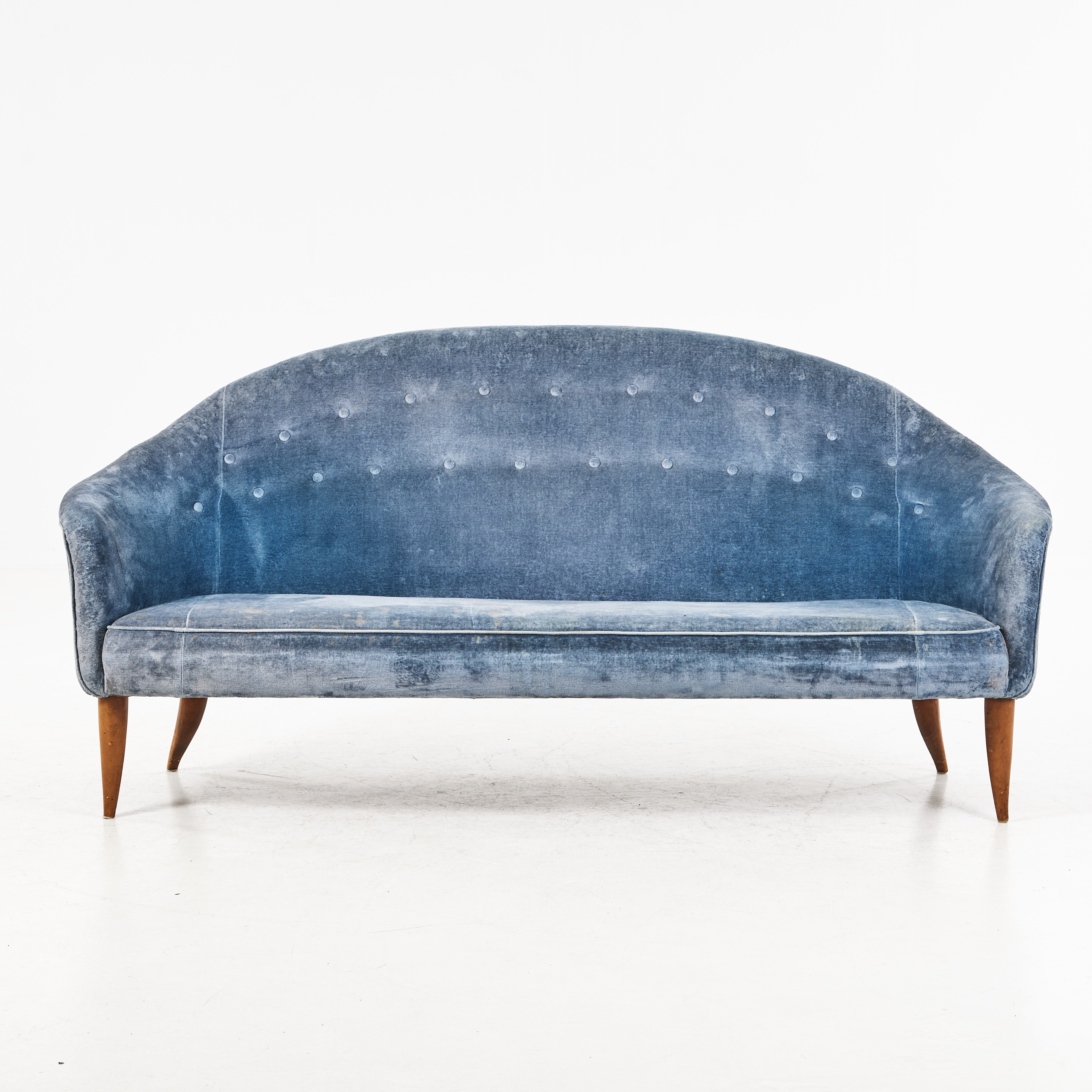 KERSTIN HÖRLIN-HOLMQUIST. "Paradiset", soffa, Nordiska Kompaniet, ur Trivaserien, formgivningsår 1958.