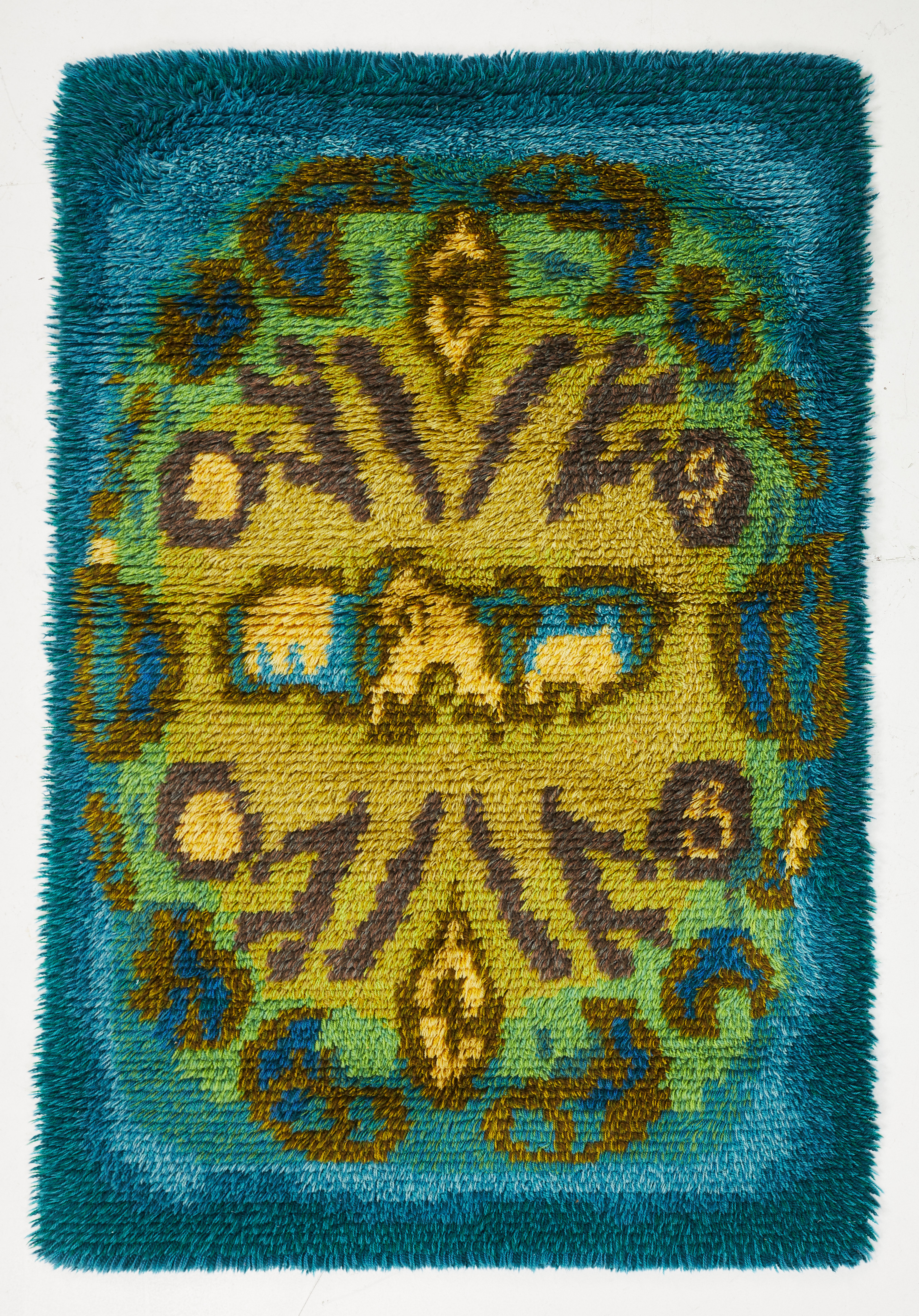 ALICE GUSTAFSSON. Ryamatta, "Pamir", 1973, ca 175 x 117 cm.