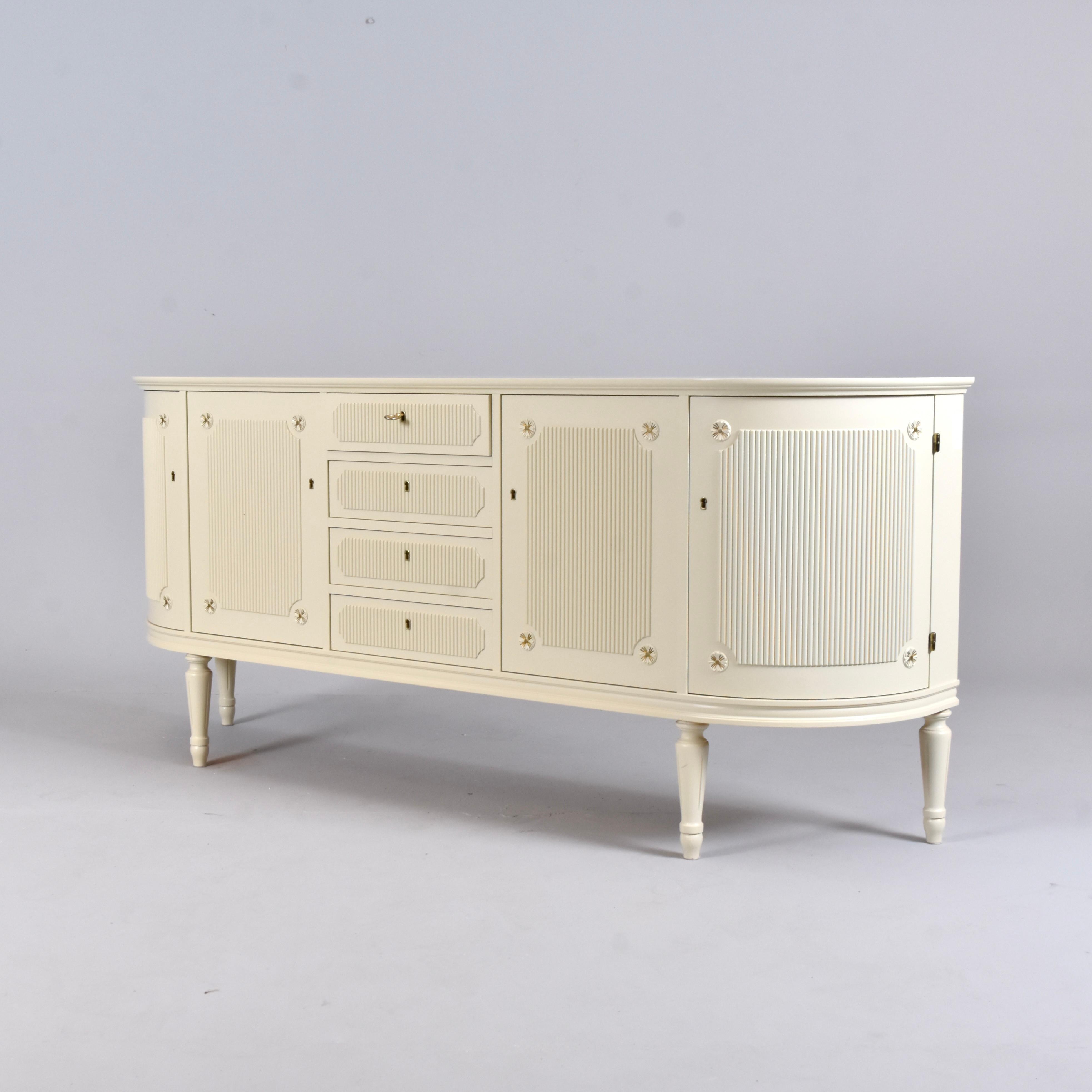 SIDEBORD, Gustaviansk stil, 1900-tal.