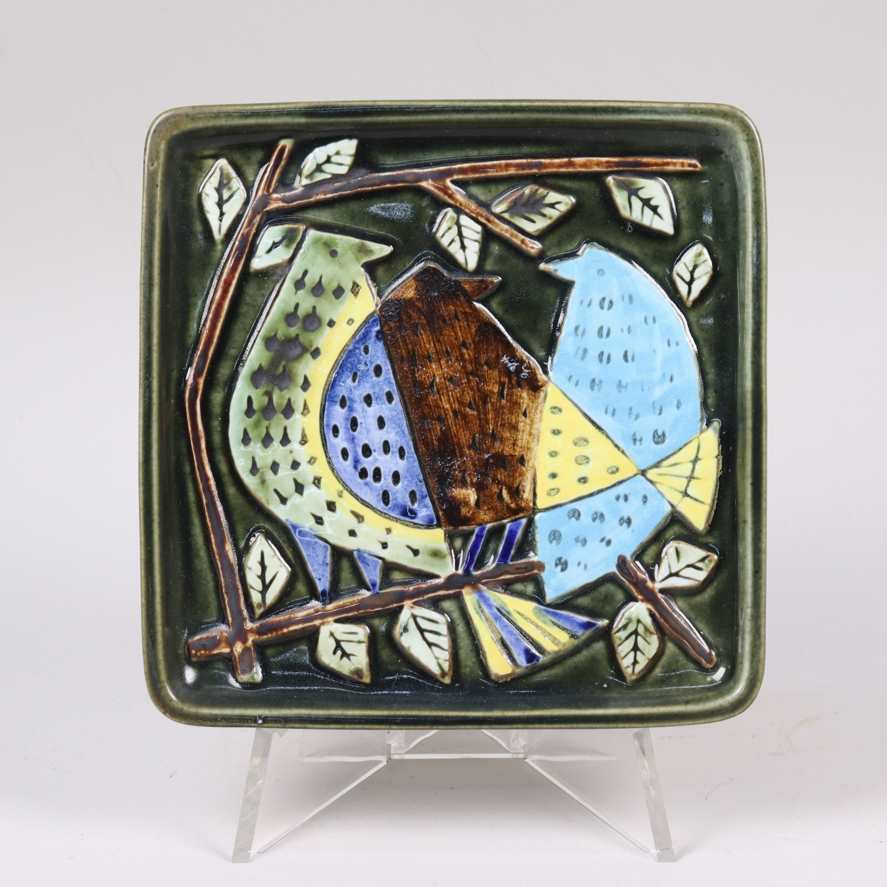 LISA LARSON. "Harlekin", väggplakett i stengods, Gustavsberg.