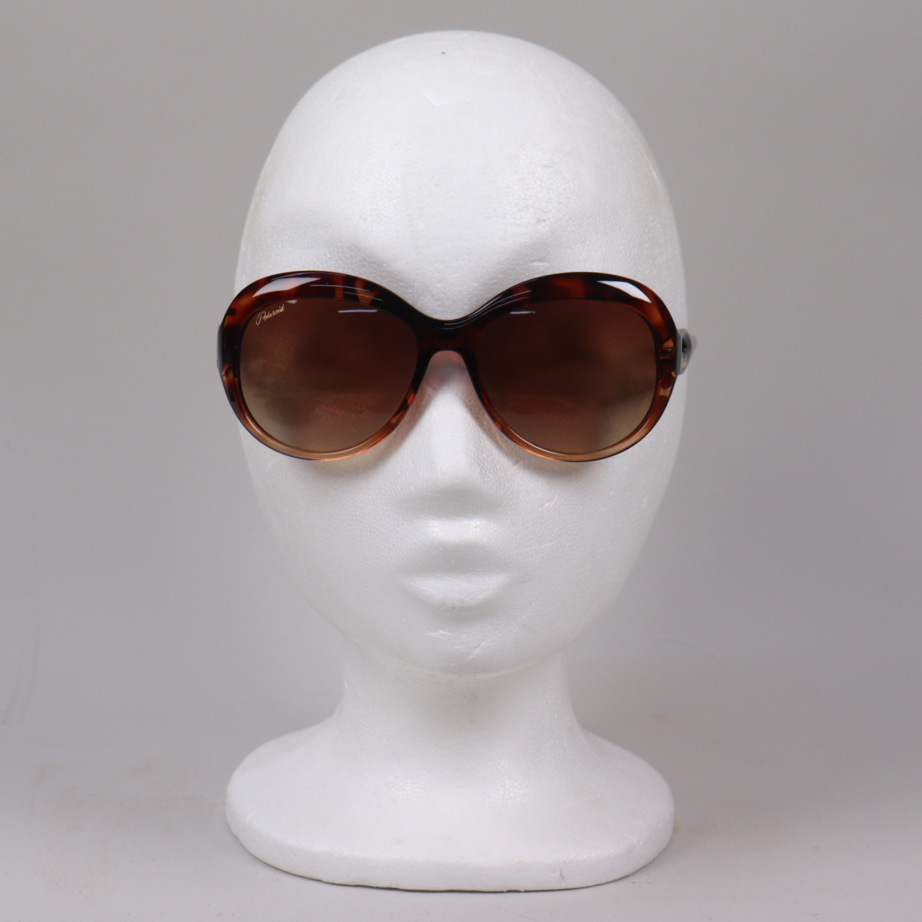 SOLGLASÖGON, Polaroid, "Sophia".