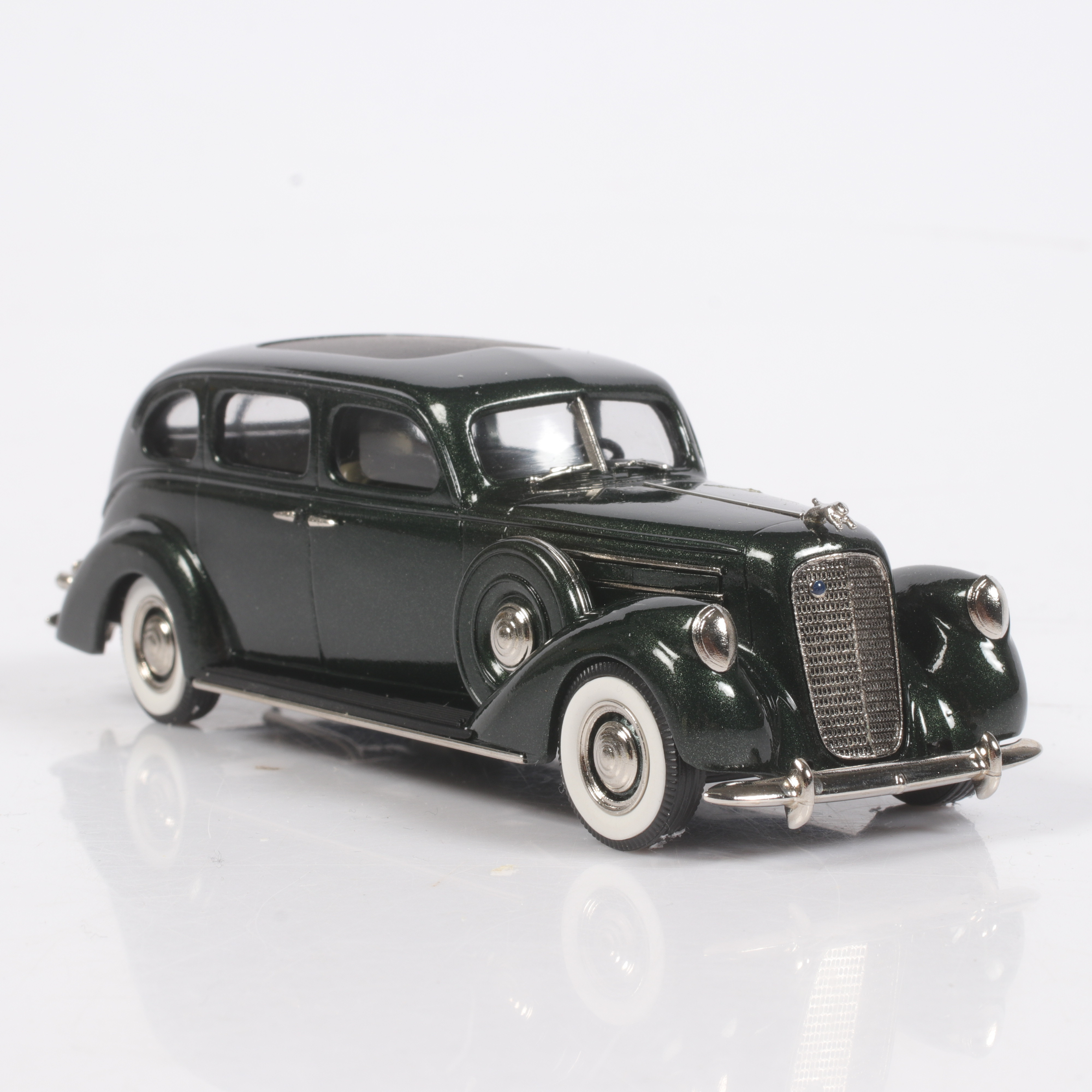 MODELLBIL, metall/resin, Lincoln K, 7 Passenger Sedan, 1937, Brooklin Models, skala 1:43.