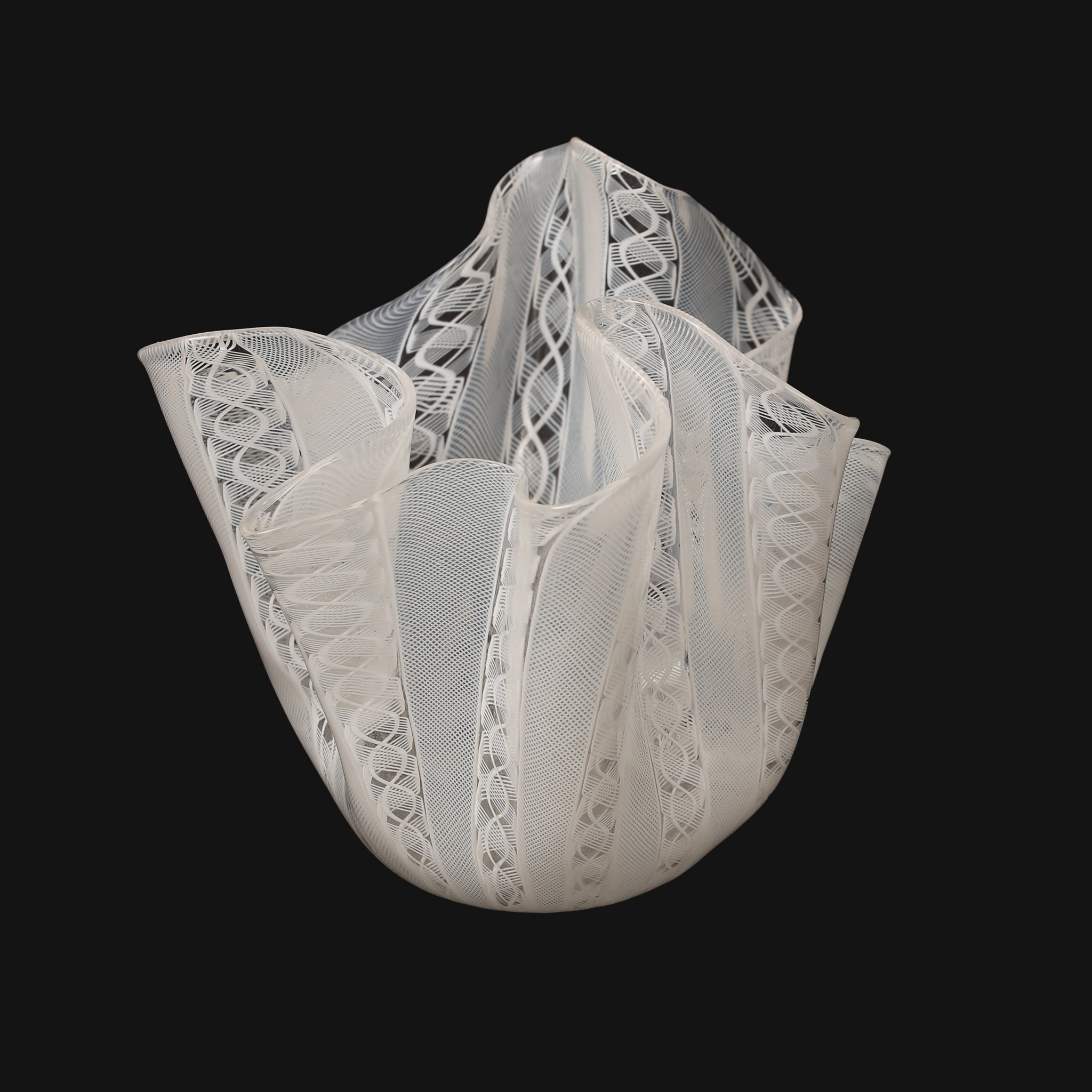 NÄSDUKSSKÅL, glas, veckad kant ,signerad, Venini, Murano, Italien, 1950- tal.