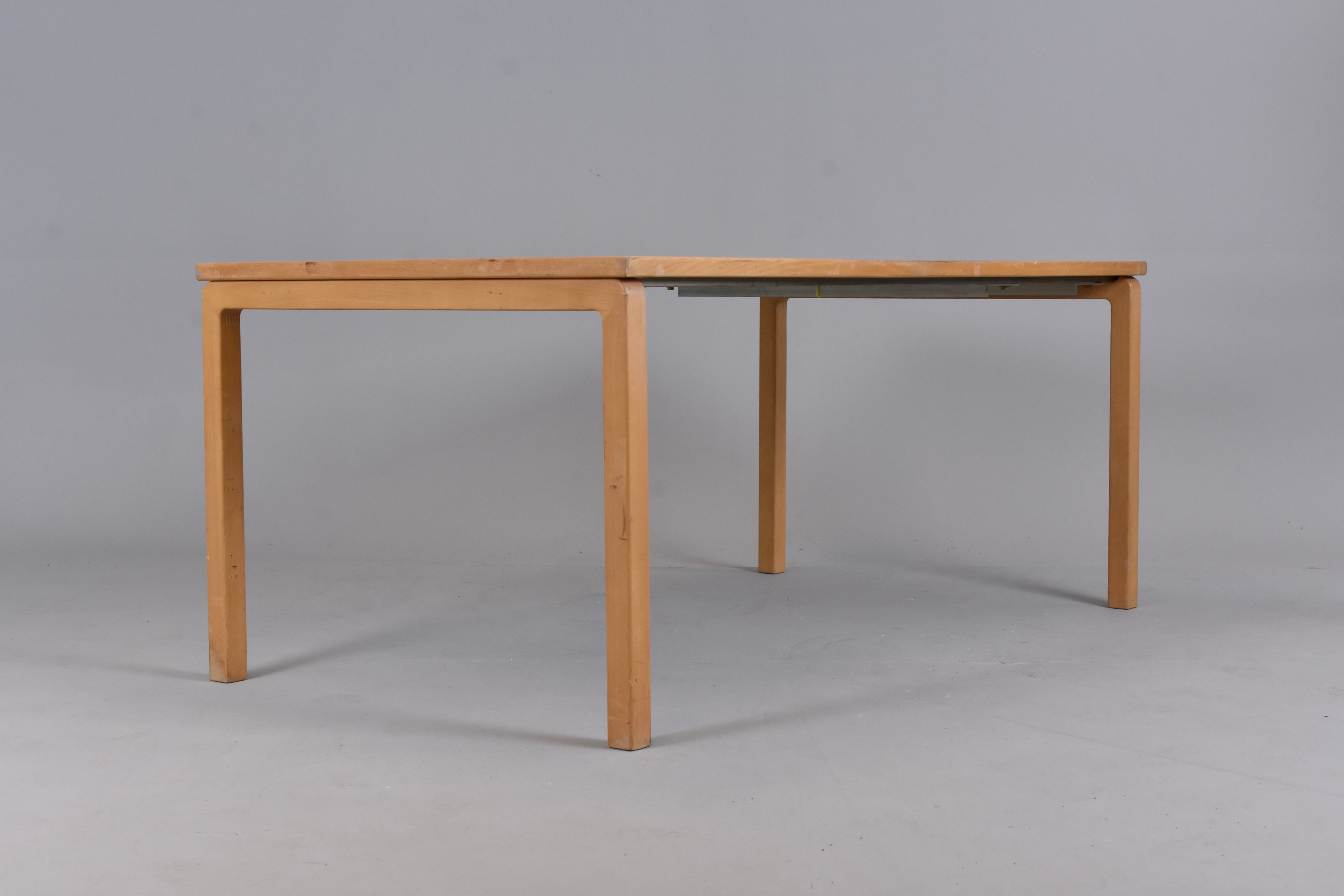 RUD THYGESEN & JOHNNY SØRENSEN. Bord.