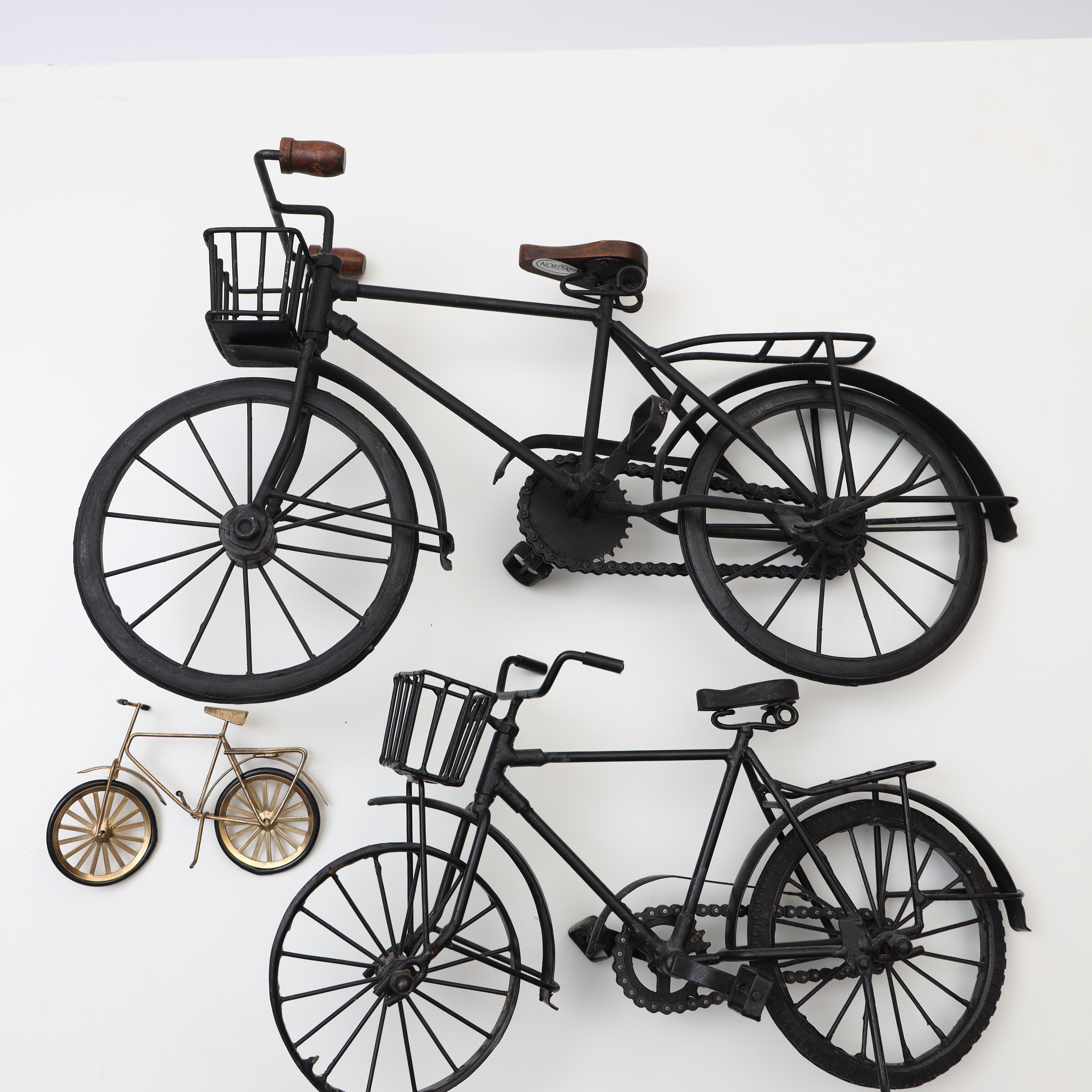 SKULPTURER, 3st, i form av cyklar, 1900/2000-tal.