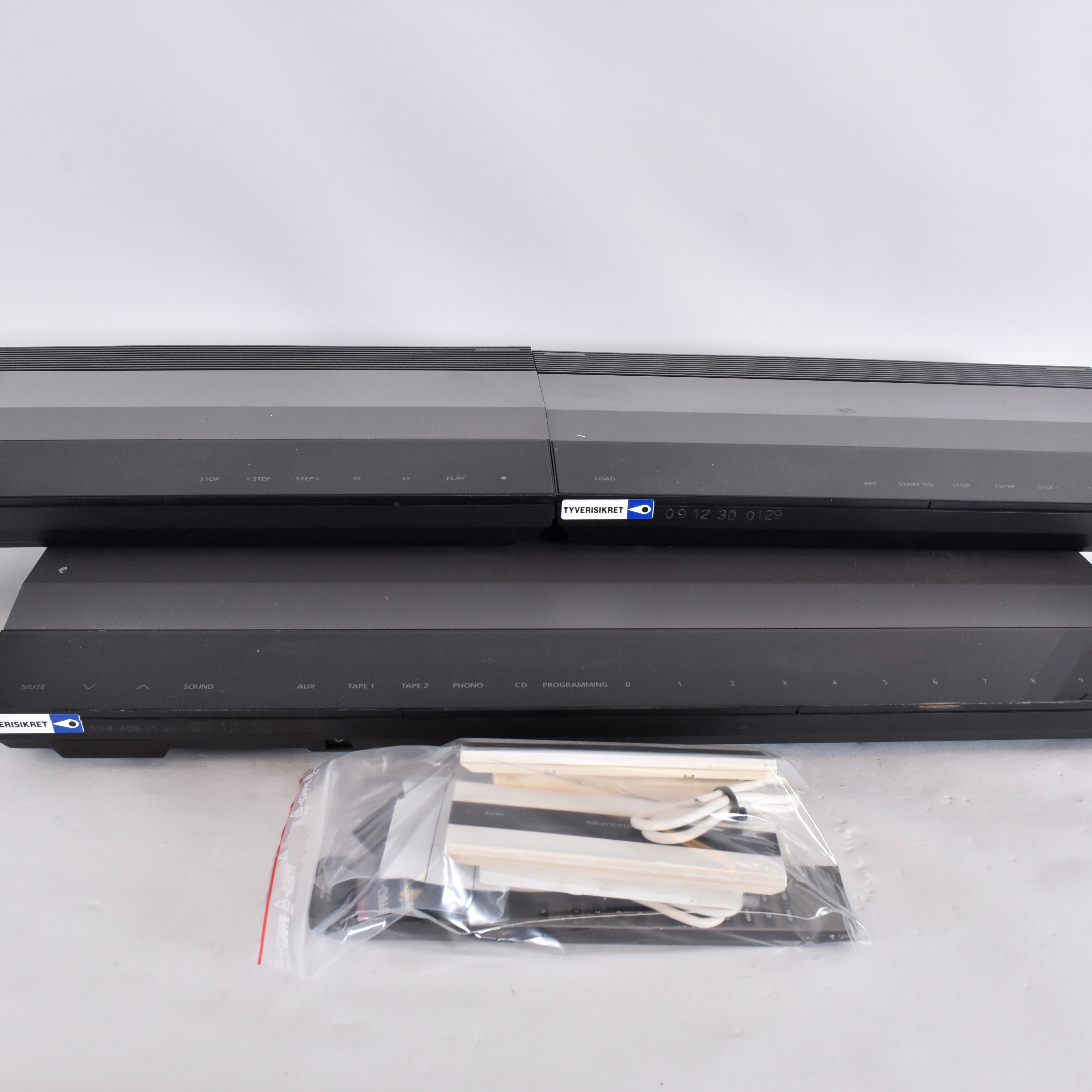 Bang & Olufsen: Beomaster 3500, Beogram CD 3500 BeoCord 3500 samt 3 Master Control link TYPE 2041 paneller.