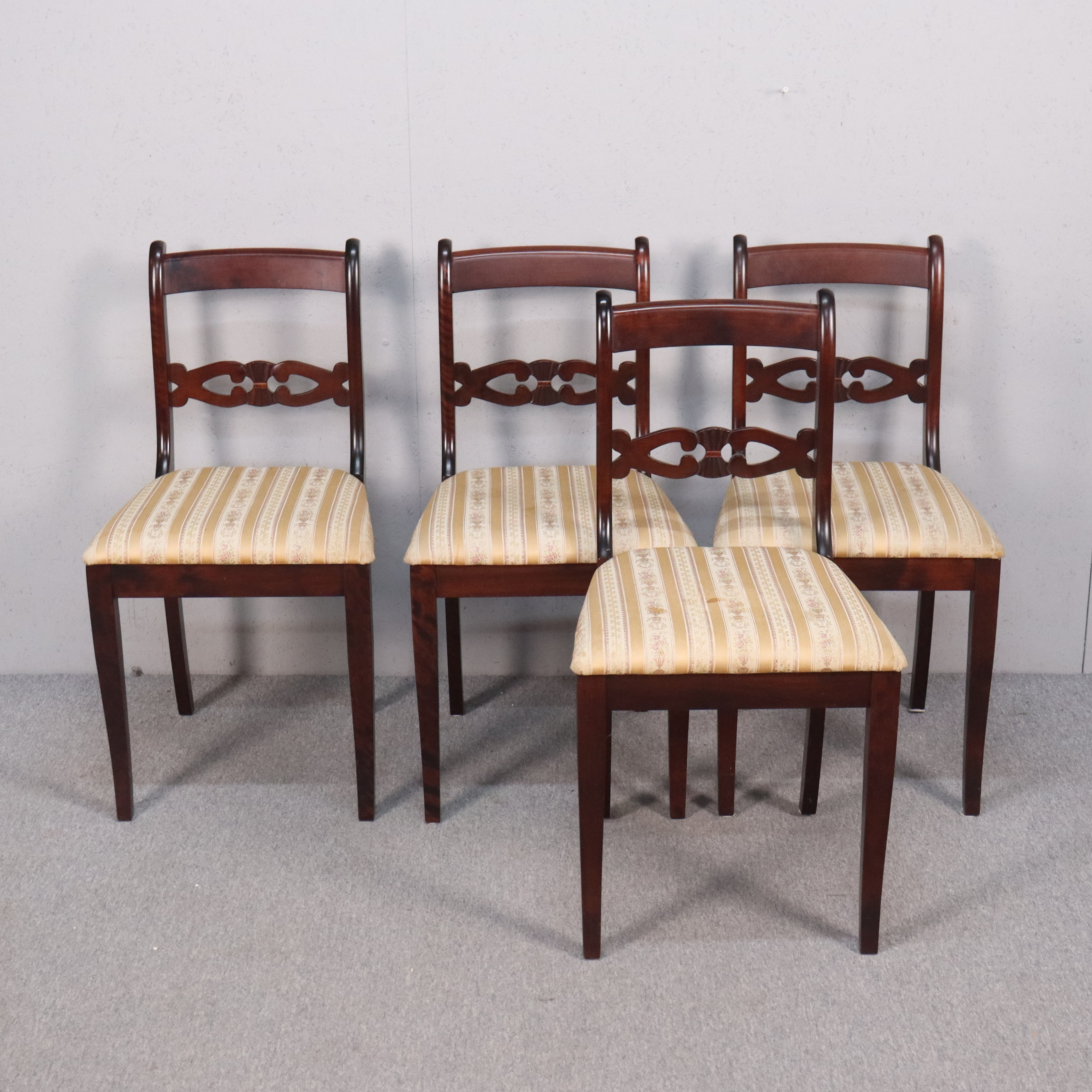 STOLAR, engelsk stil, 1900-tal andra hälft, 4 st.