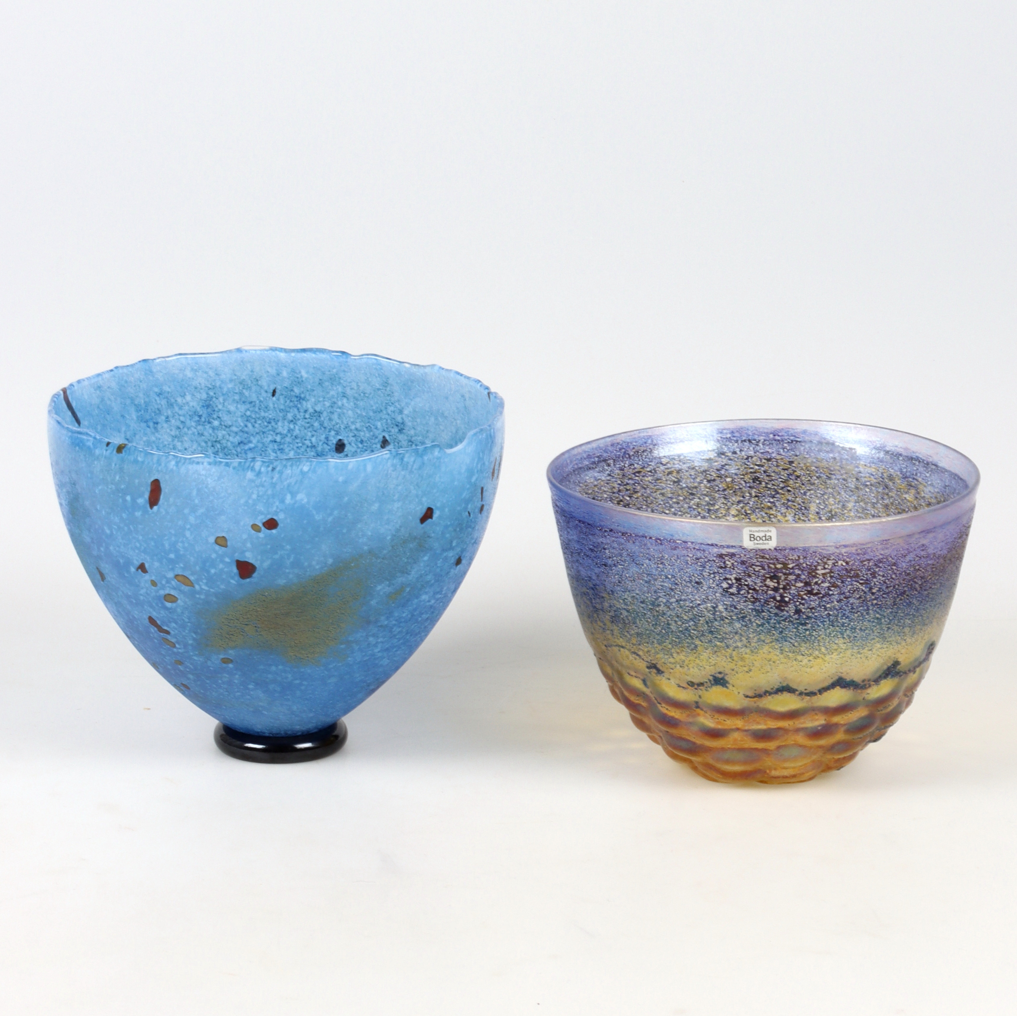 BERTIL VALLIEN. Skålar 2 st, glas, "Chico" och "Satellite", Kosta Boda.