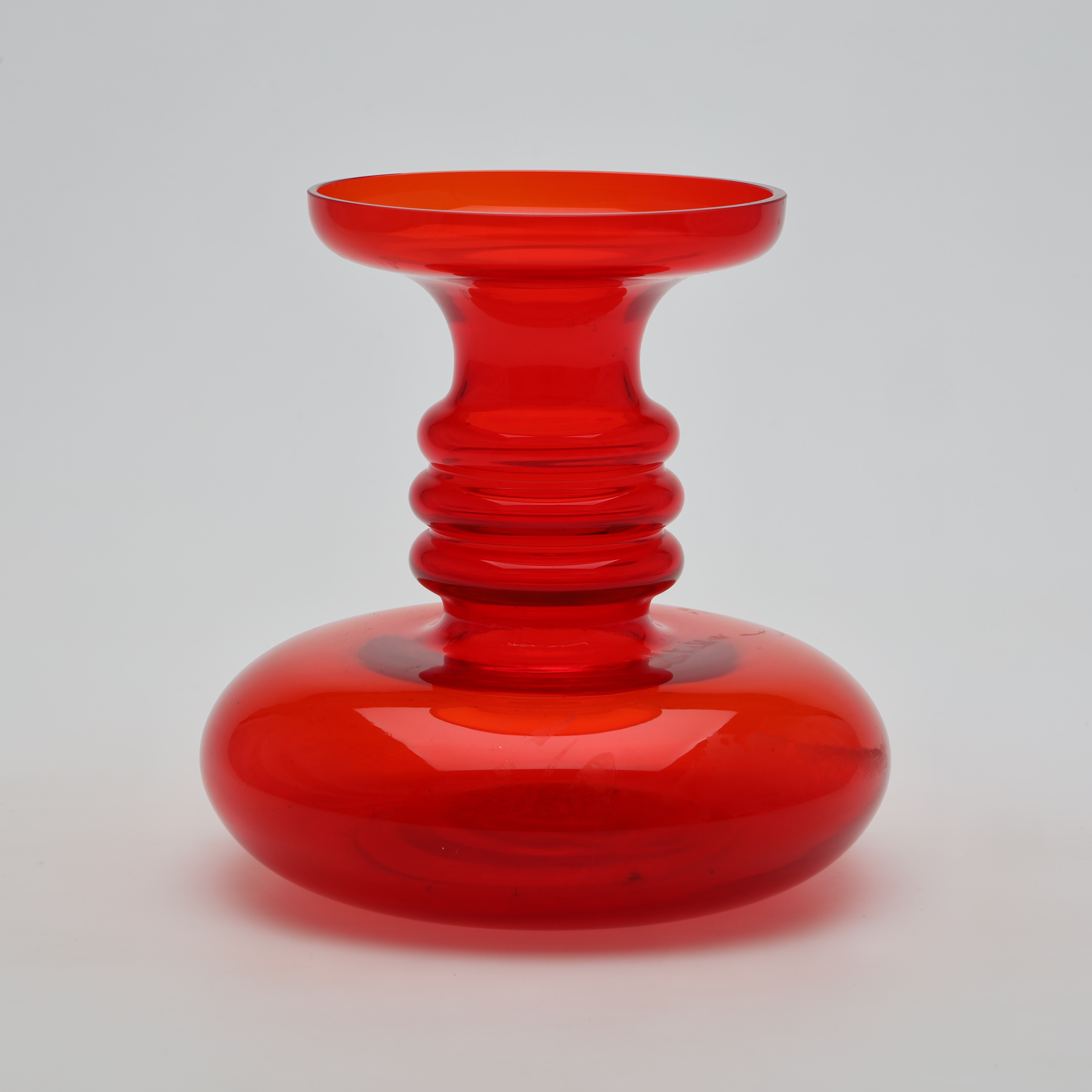 TAMARA ALADIN. VAS, glas "kleopatra" Riihimäen Lasi, Finland.