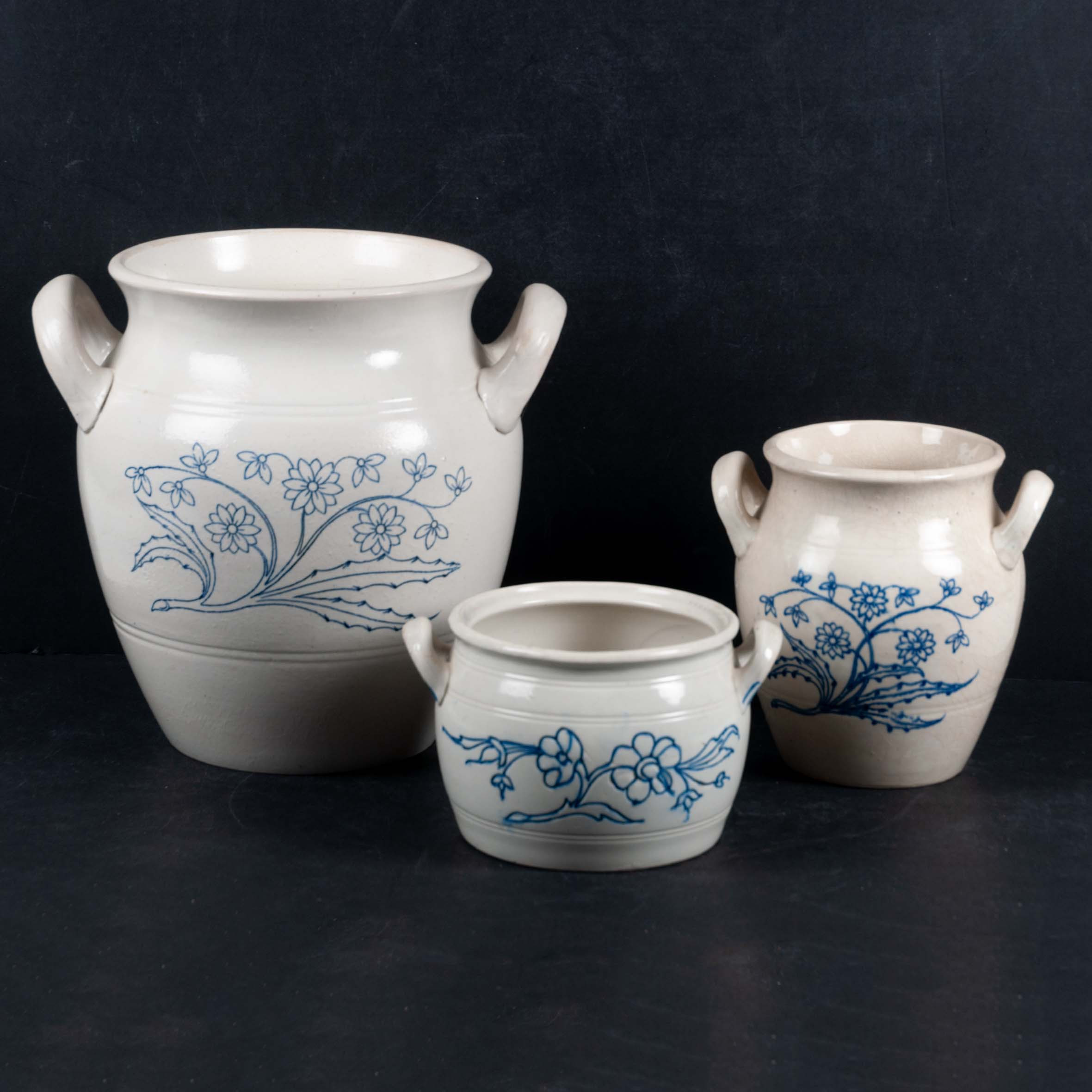 KRUS, blåvita, Rörstrand samt Gustavsberg, tidigt 1900-tal.