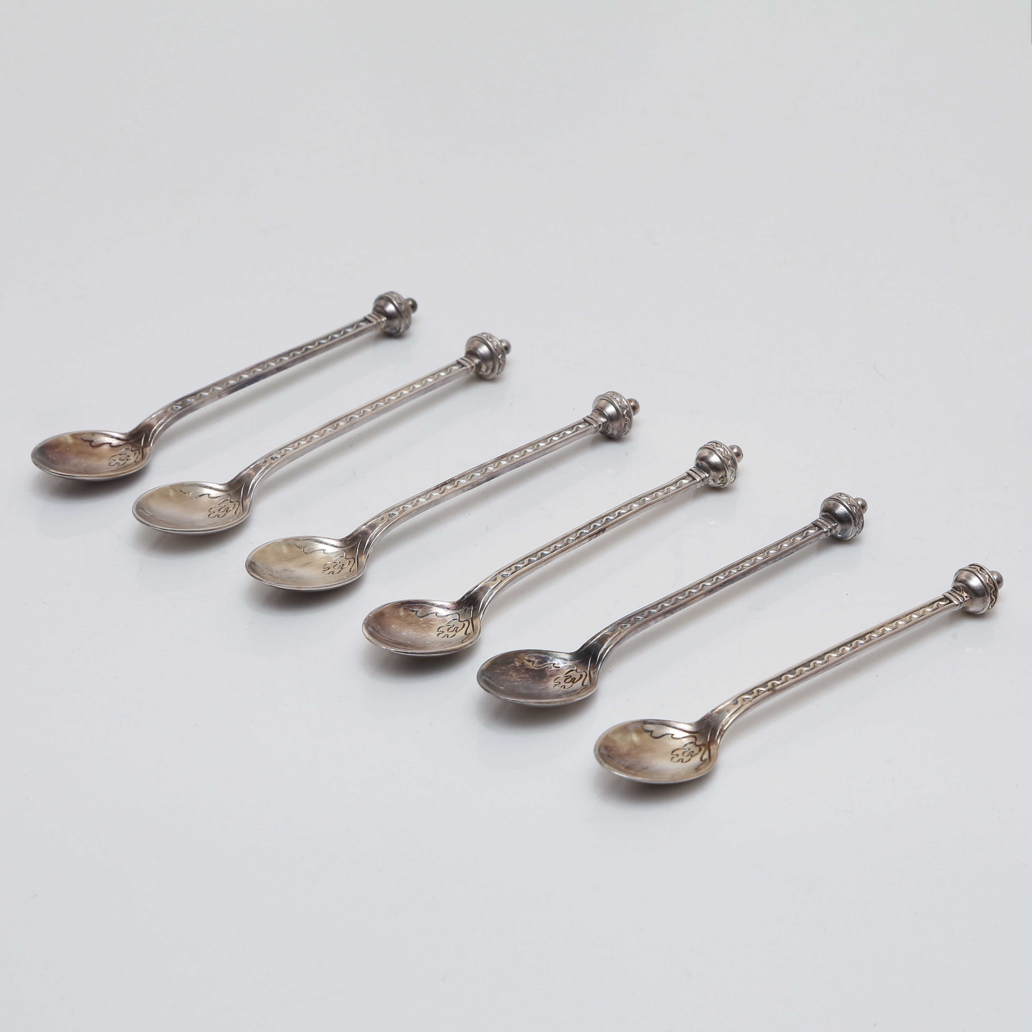 6 MOCCASKEDAR, SILVER, GAB.