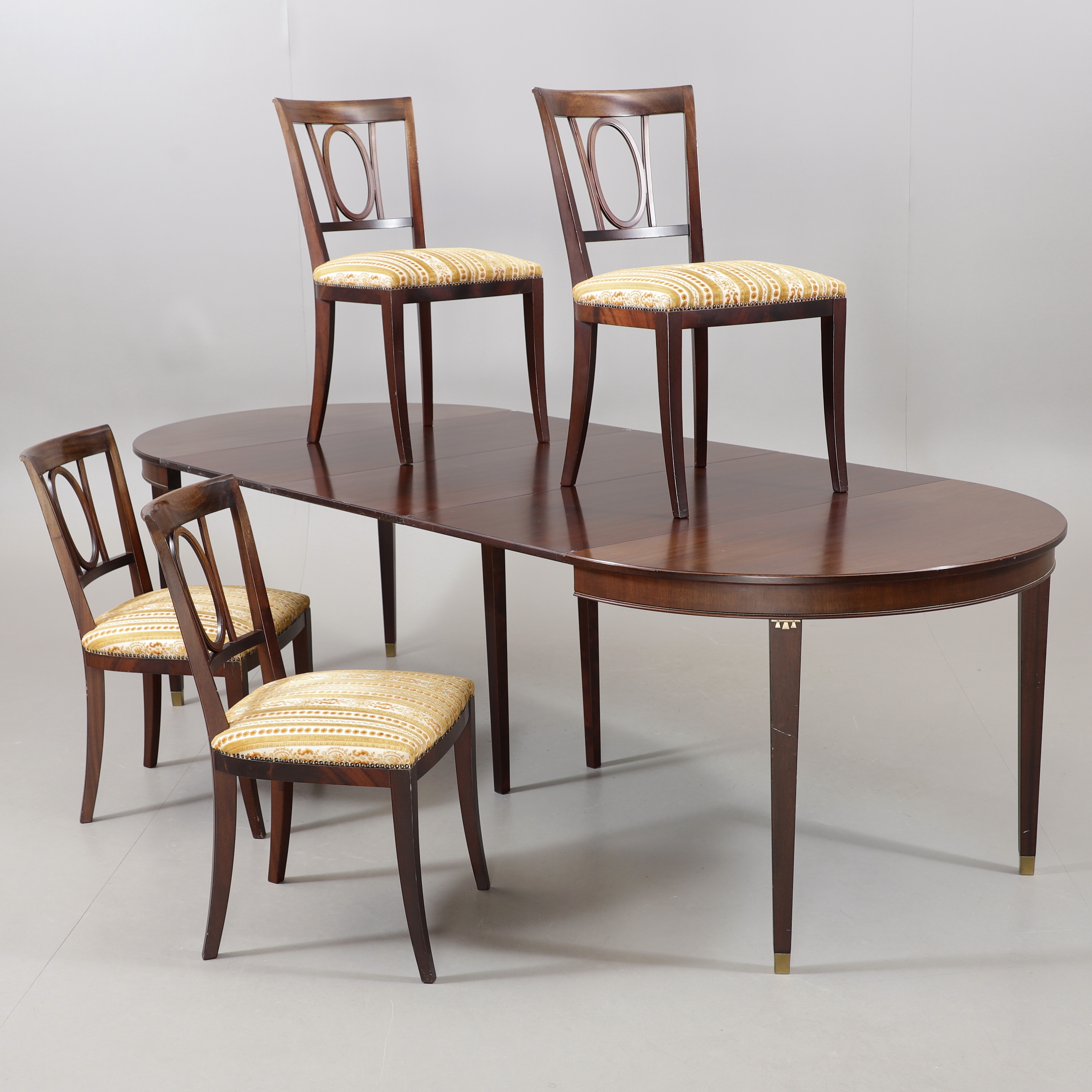 MATSALSMÖBEL, 5 delar, mahogny, engelsk stil, 1900-talets mitt.