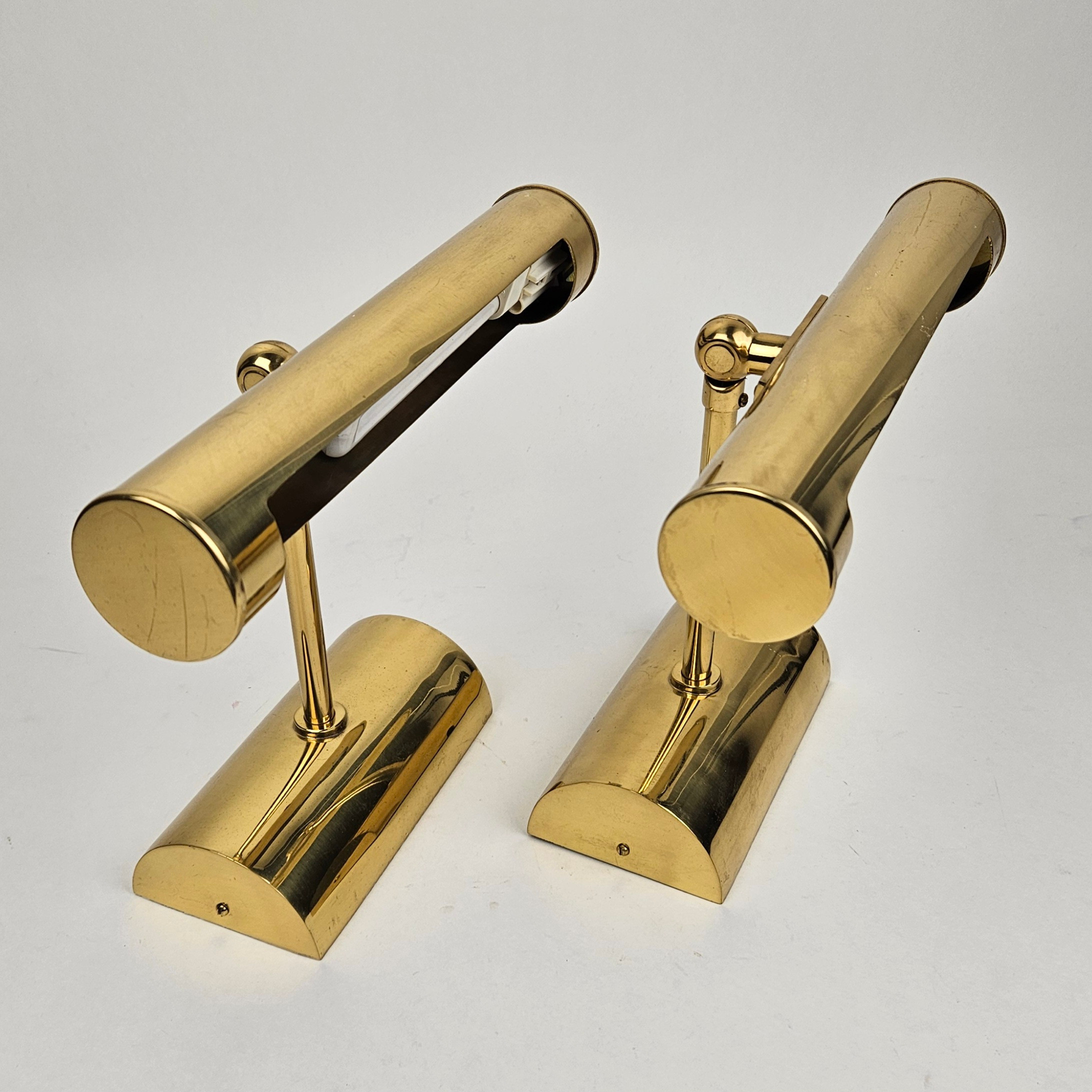 VÄGGLAMPOR, ett par, mässing, 1900-tal.