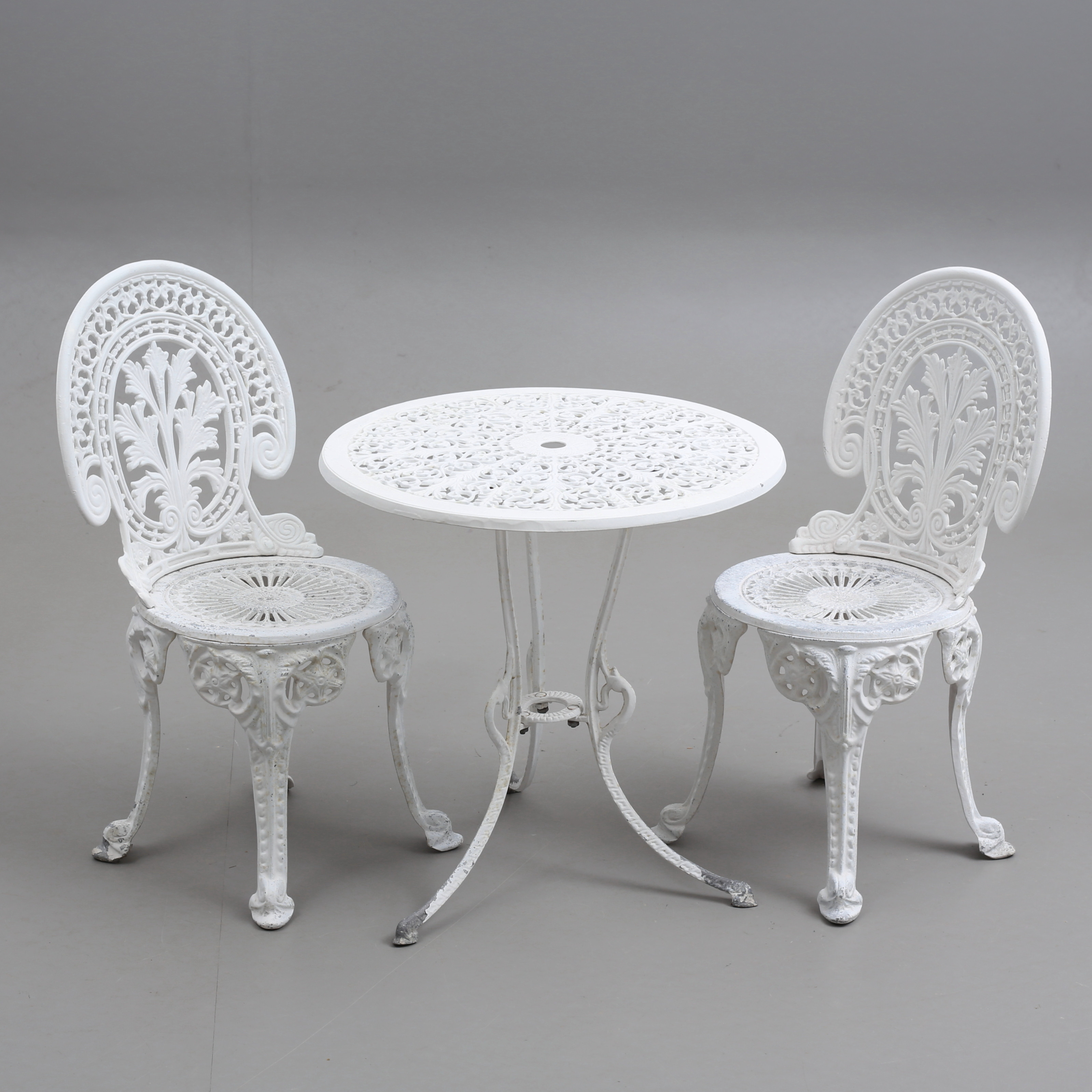 CAFÉGRUPP, 3 delar, lackerad aluminium, 1900-tal.