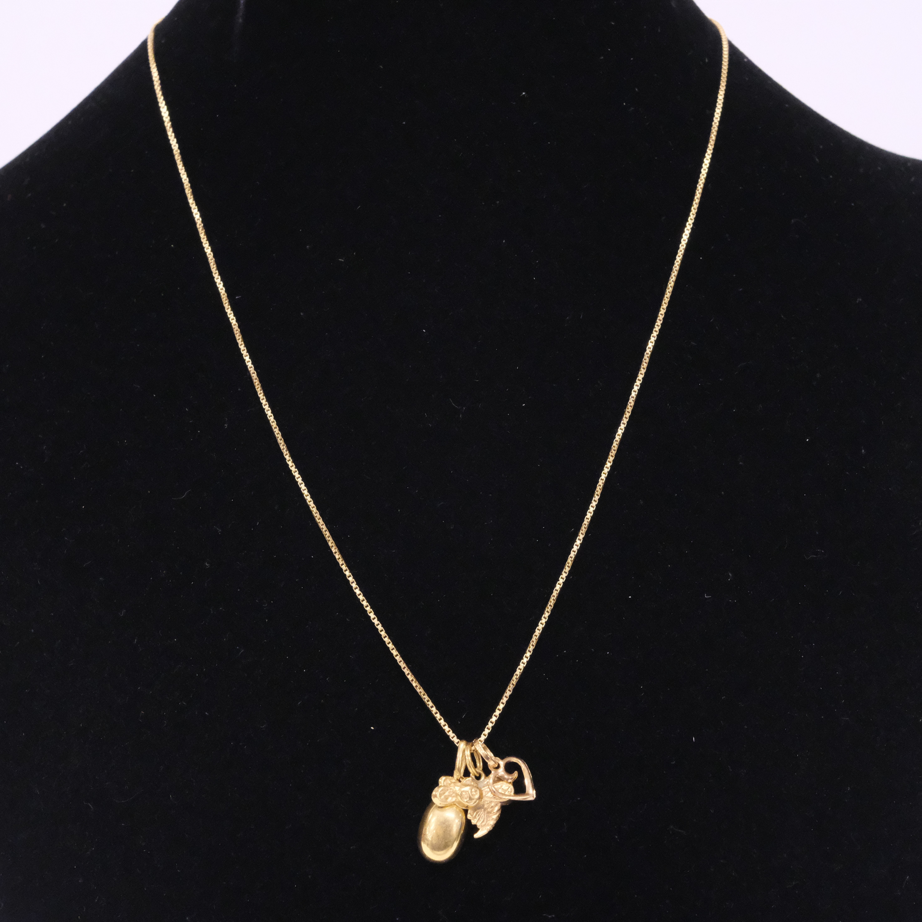 COLLIER SAMT TRE HÄNGEN, 18K GULD.