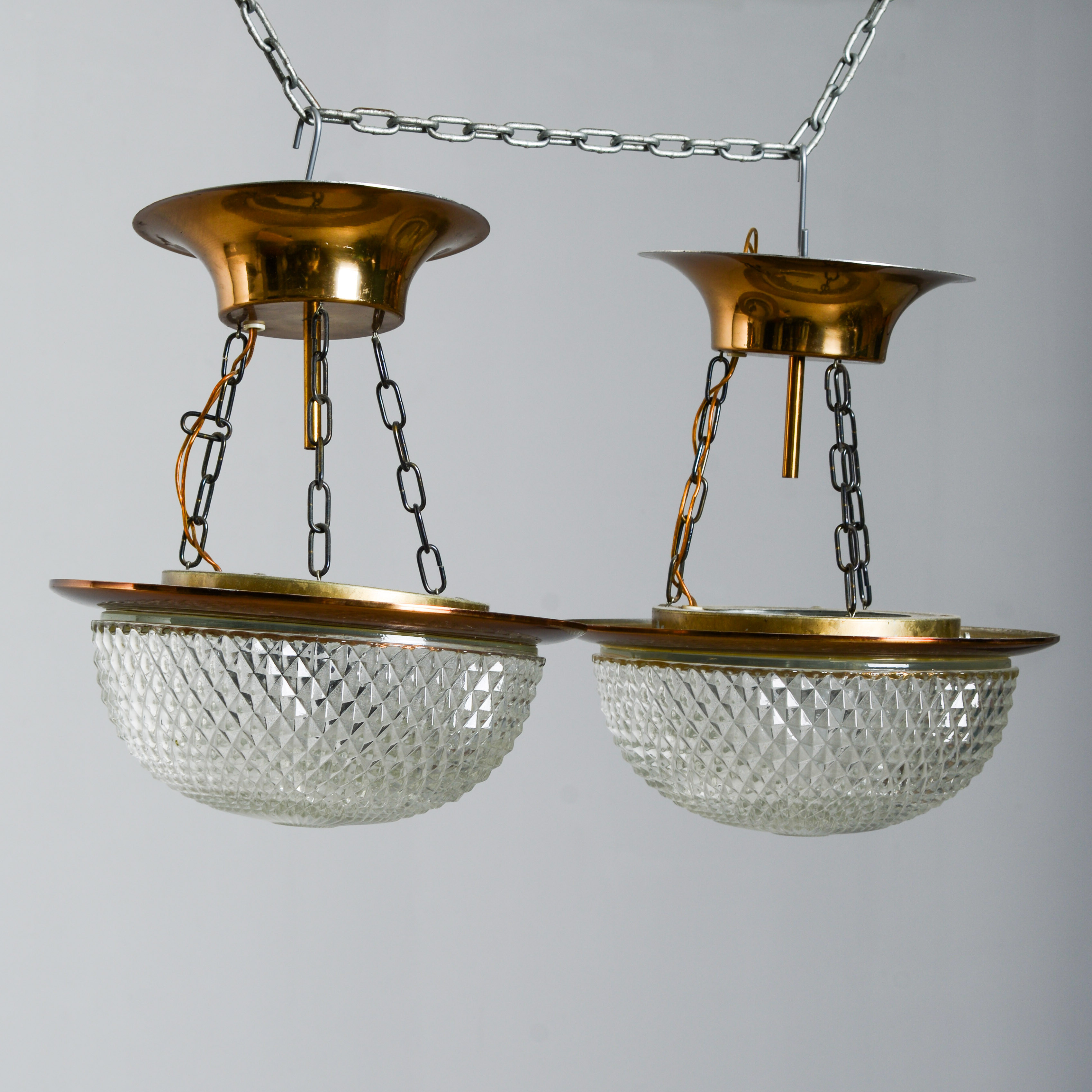 TAKLAMPOR, 2 st, glas & mässing, 1900-talets andra del.