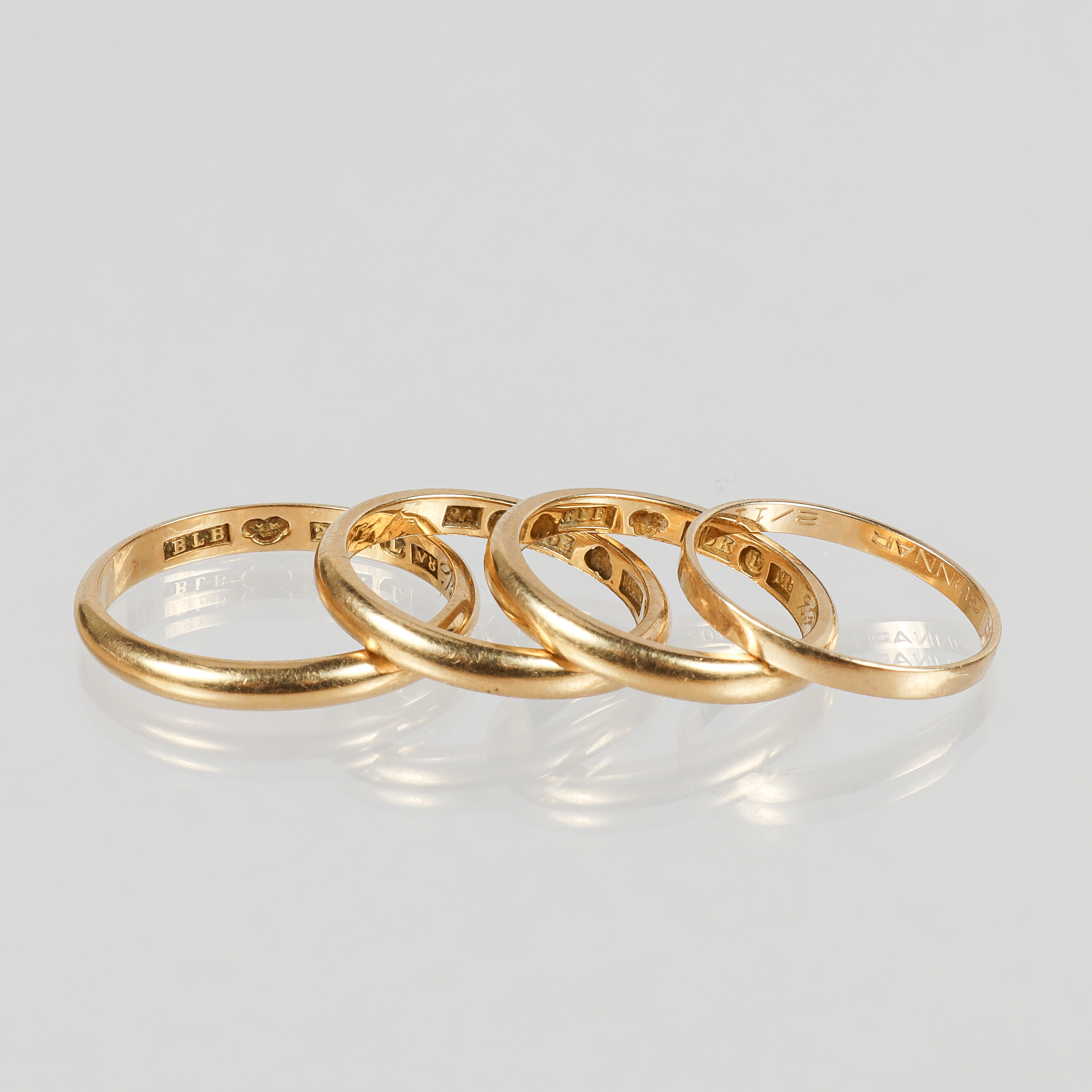 RINGAR 4 stycken, 20k och 18k guld.