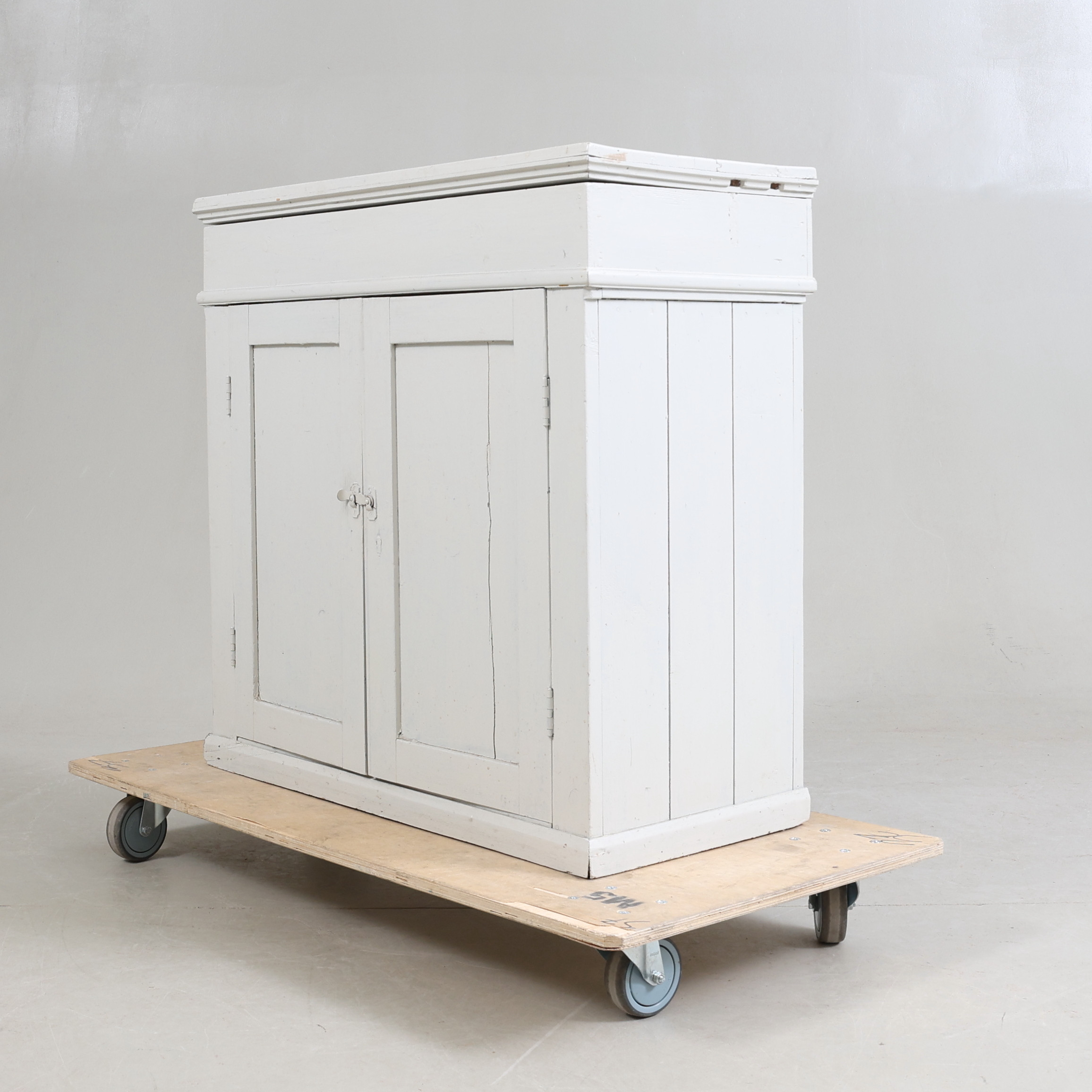 KOMMOD, 1800-talets slut.