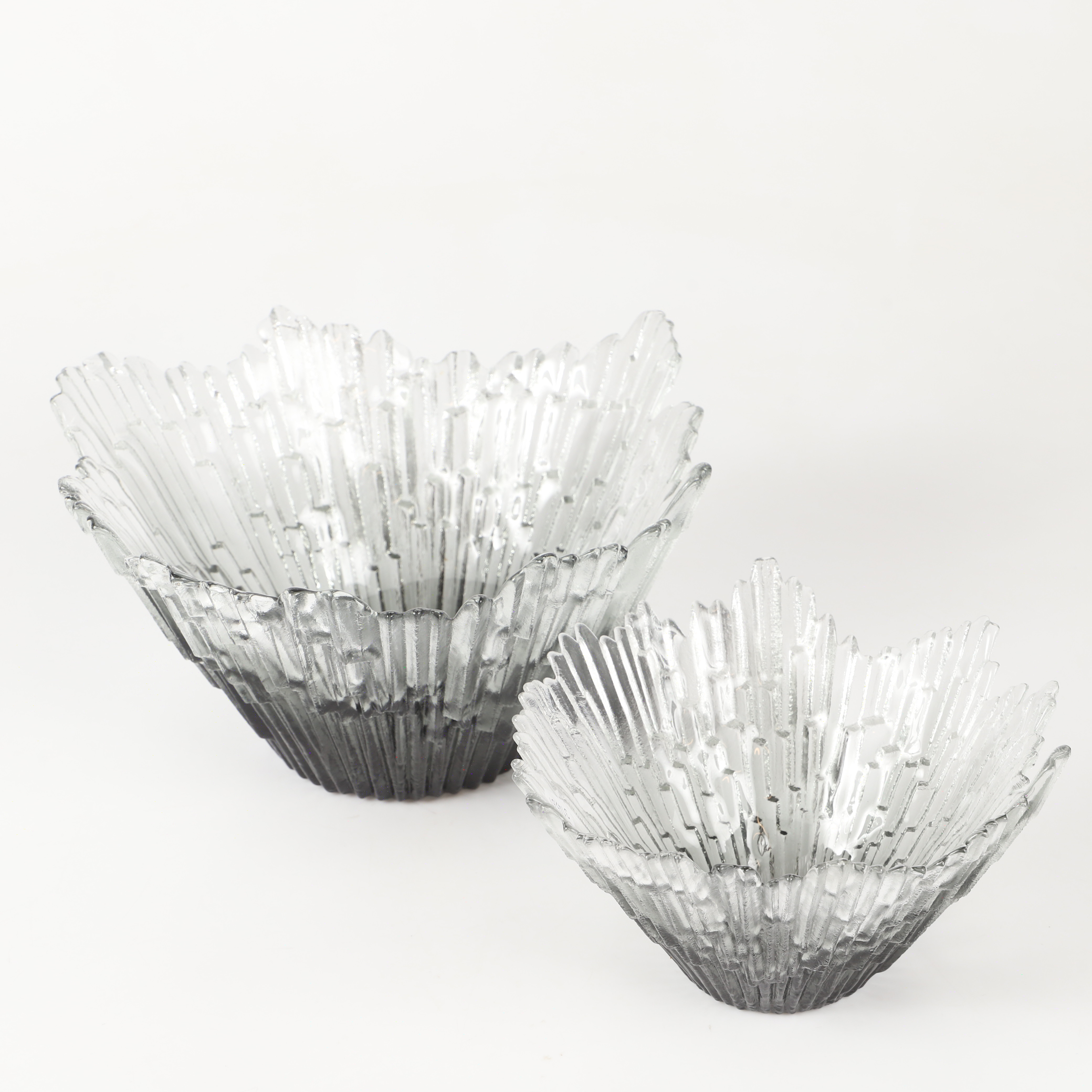 TAUNO WIRKKALA. Skålar, 2 stycken, "Revontulet/Norrsken", glas, Humppila.