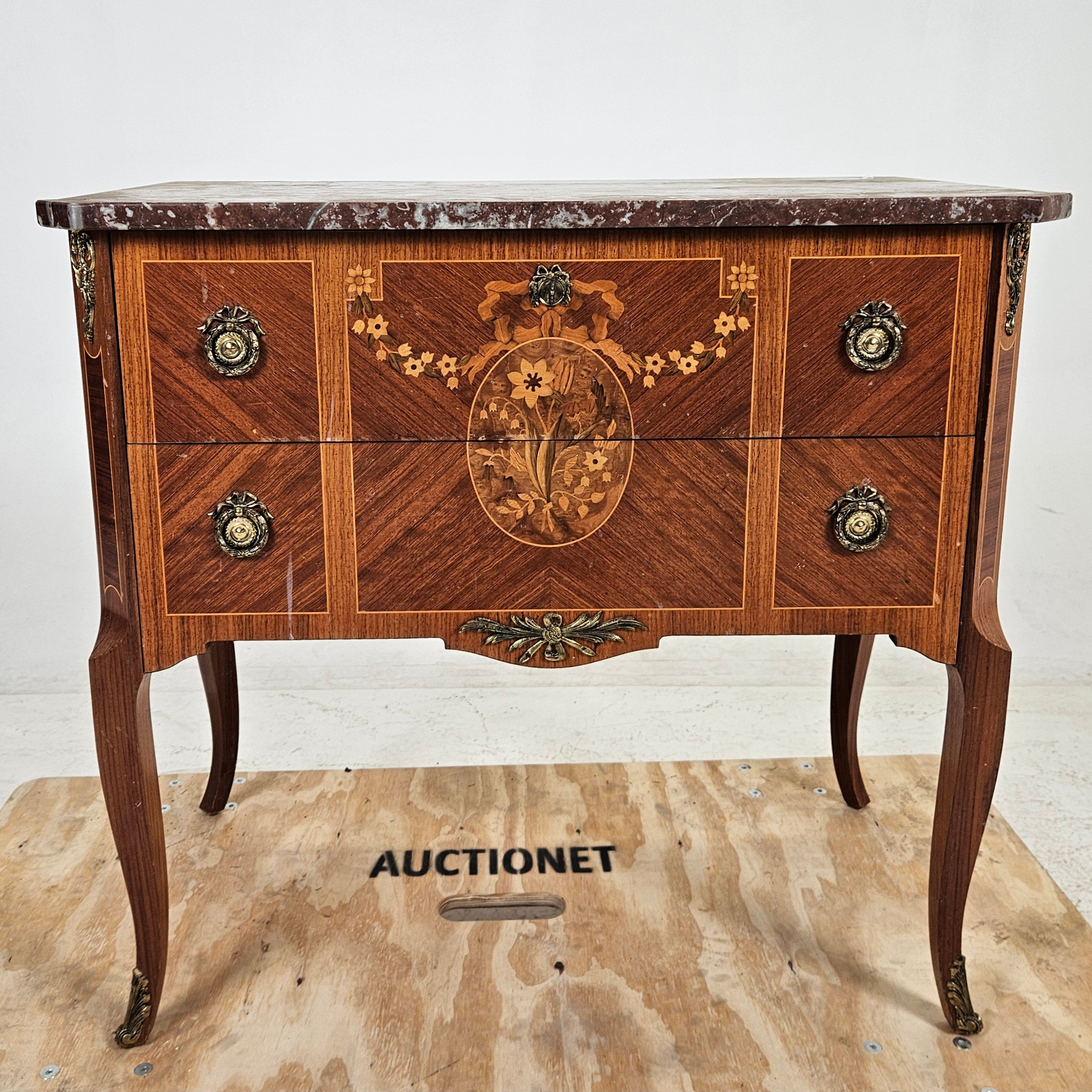 BYRÅ, Haupt modell, gustaviansk stil, 1900-tal.