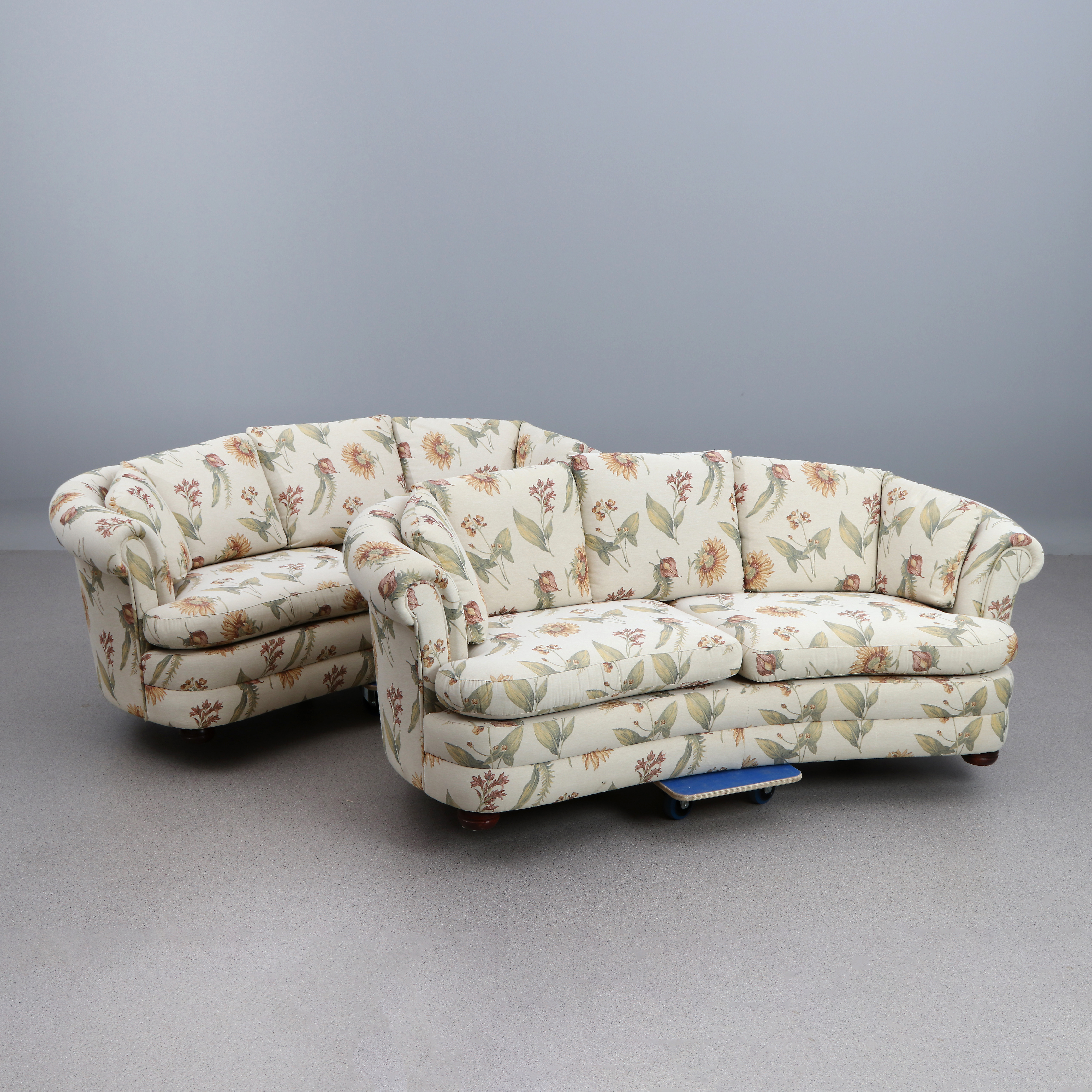 BRÖDERNA ANDERSSON, SOFFOR, ETT PAR. Textilklädsel. 1900-talets andra hälft.