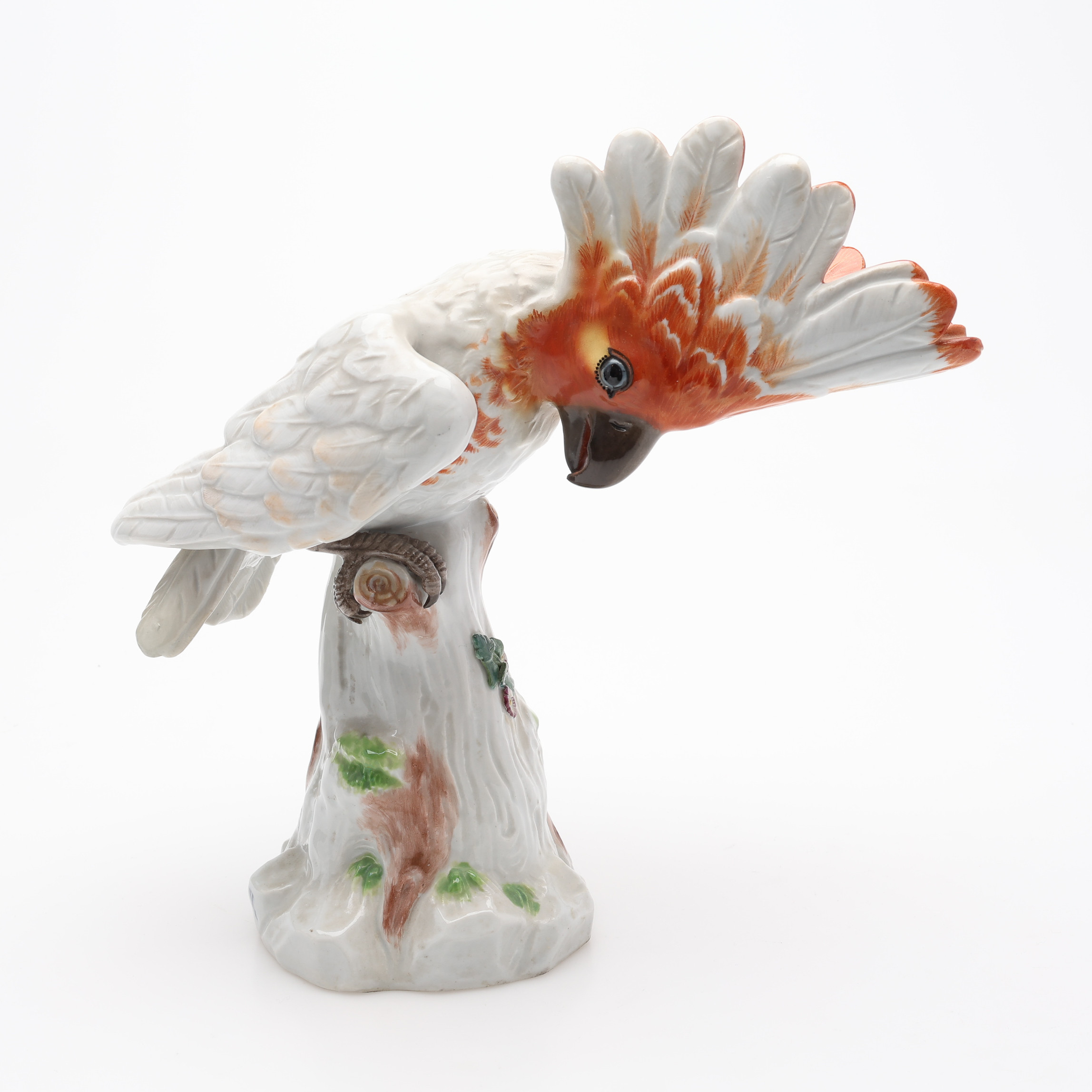 JOHANN FRIEDRICH EBERLEIN. FIGUR, PORSLIN, KAKADUA, MEISSEN, 1920/30-TAL.