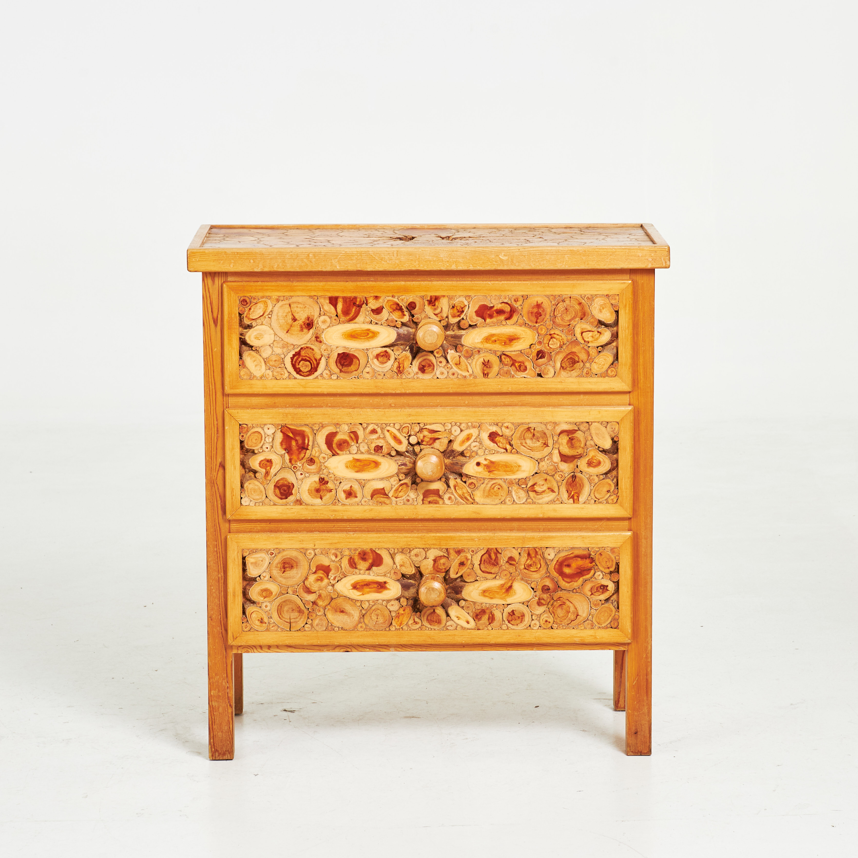 BYRÅ, 1970-tal, furu, tre utdragslådor.