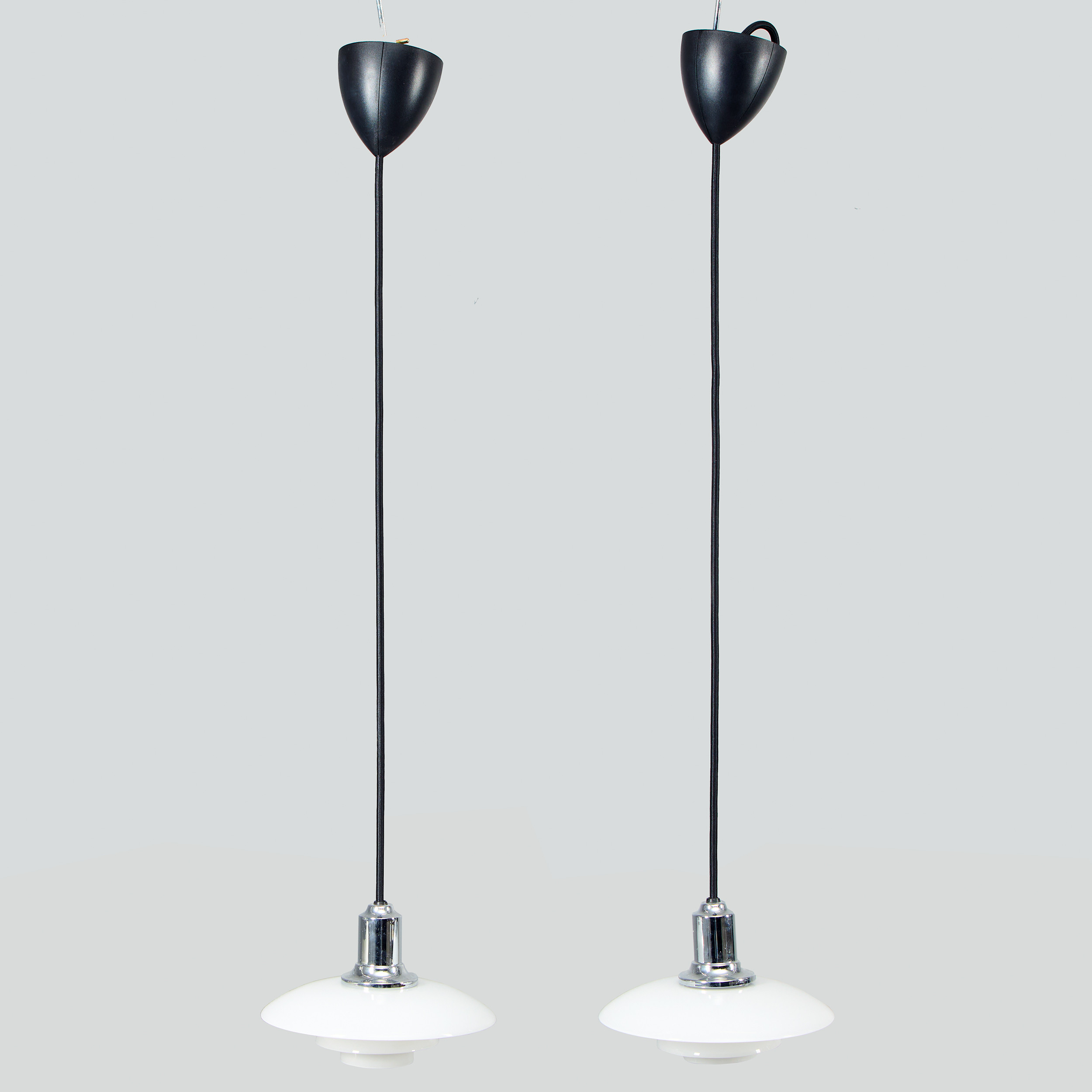 POUL HENNINGSEN. Takarmaturer, ett par, ”PH 2/1 pendel”.
