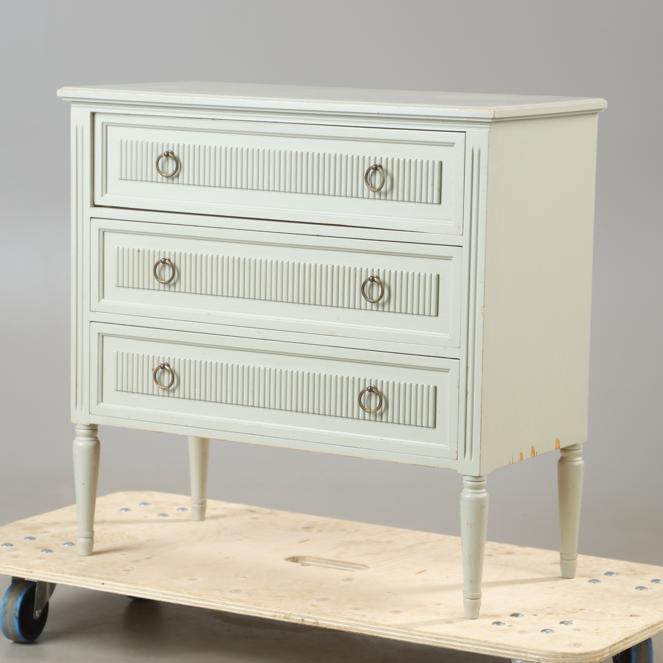 BYRÅ, 3-lådig, målad, gustaviansk stil.