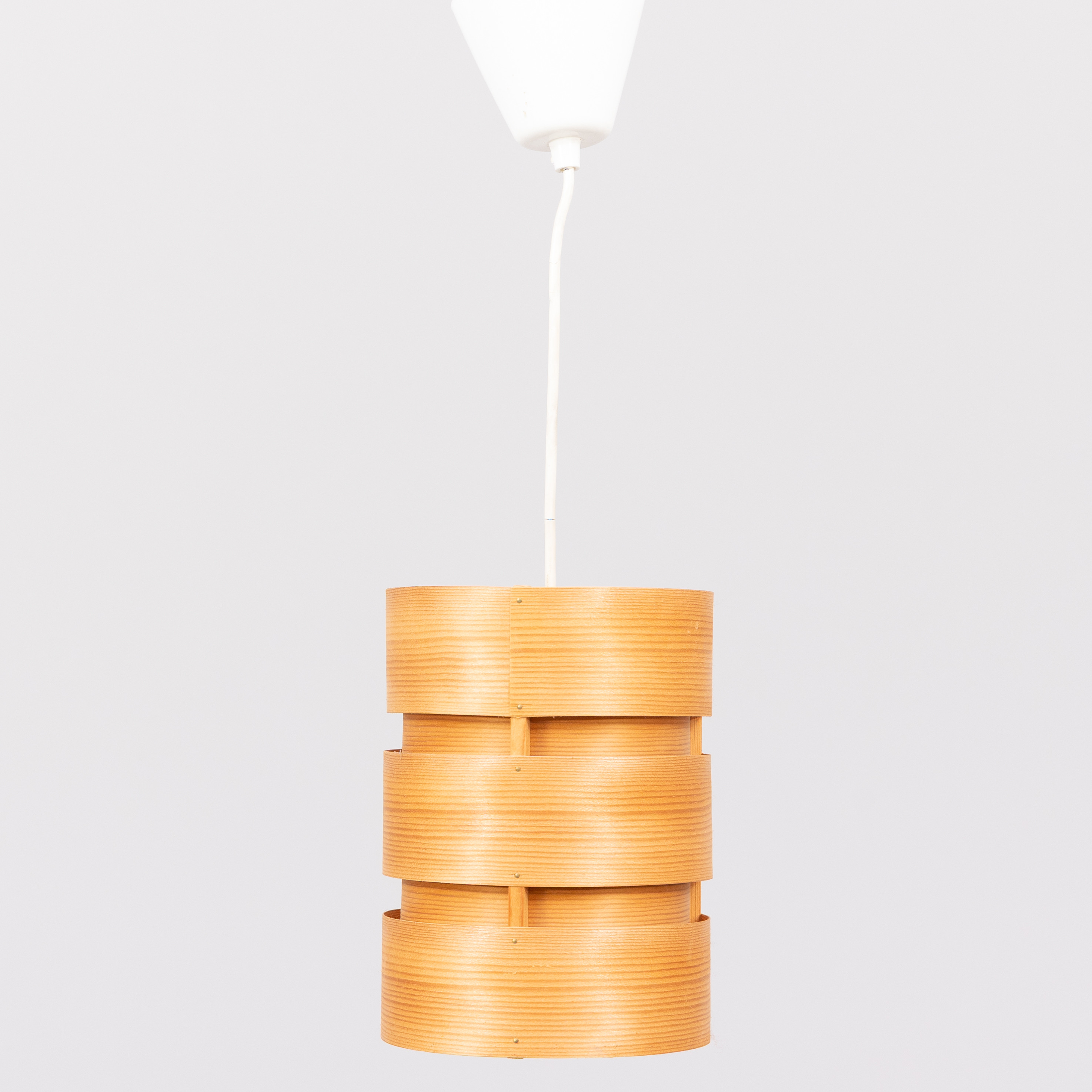 HANS-AGNE JAKOBSSON. Taklampa, furu, Ellysett.