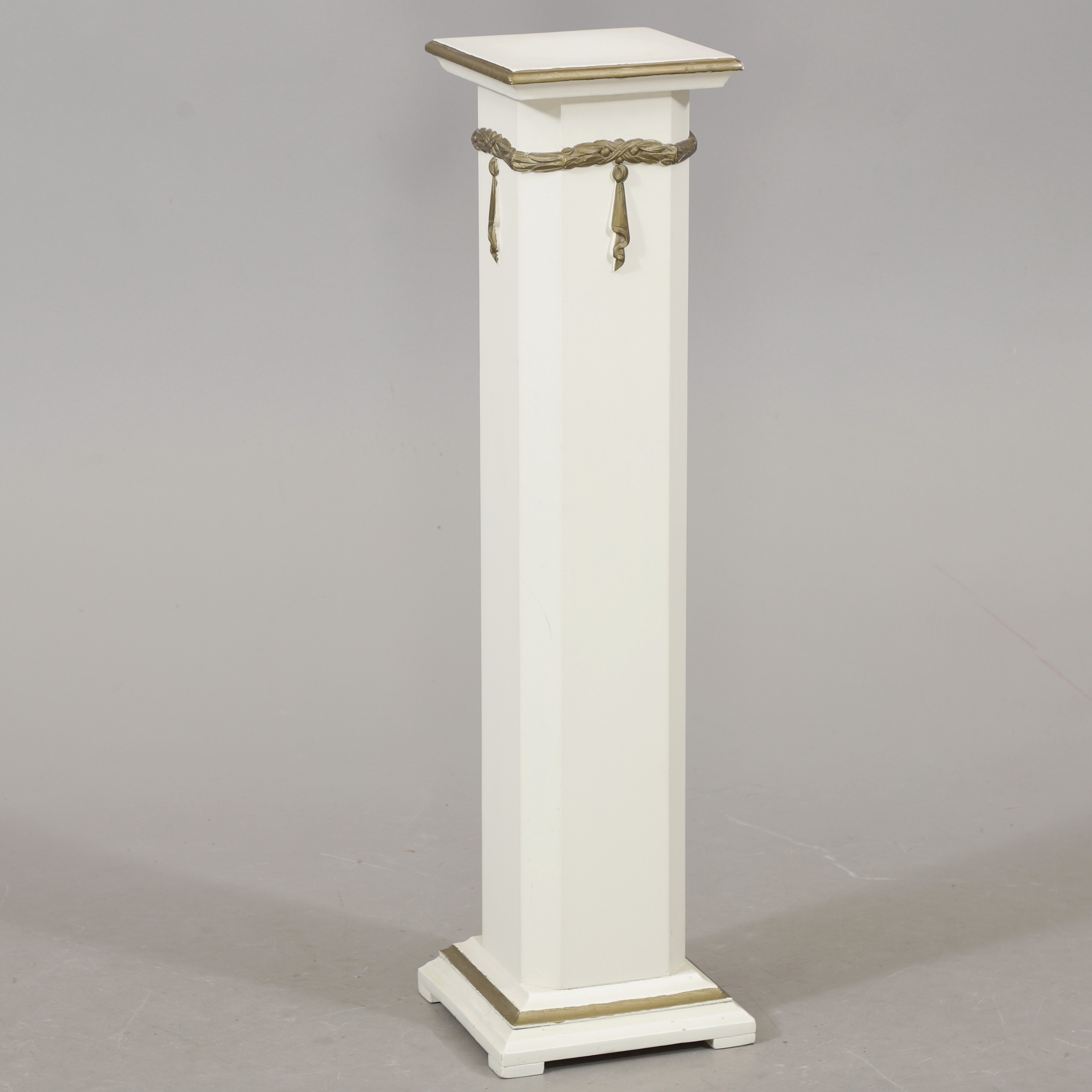 PIEDESTAL, gustaviansk stil, 1900-tal.