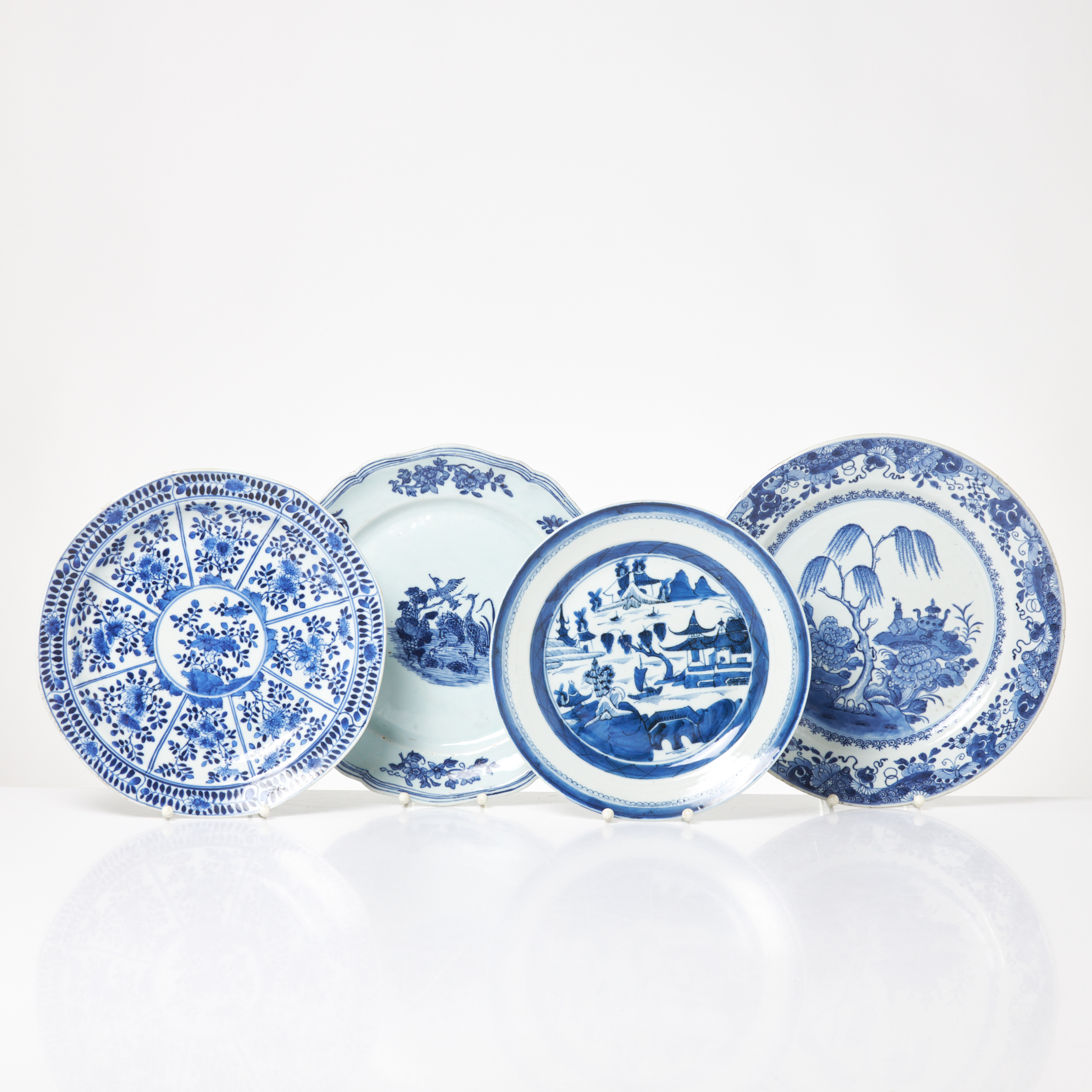 FAT SAMT TALLRIKAR, 4 st, 17/1800-tal, Kina, blåvita dekorer.