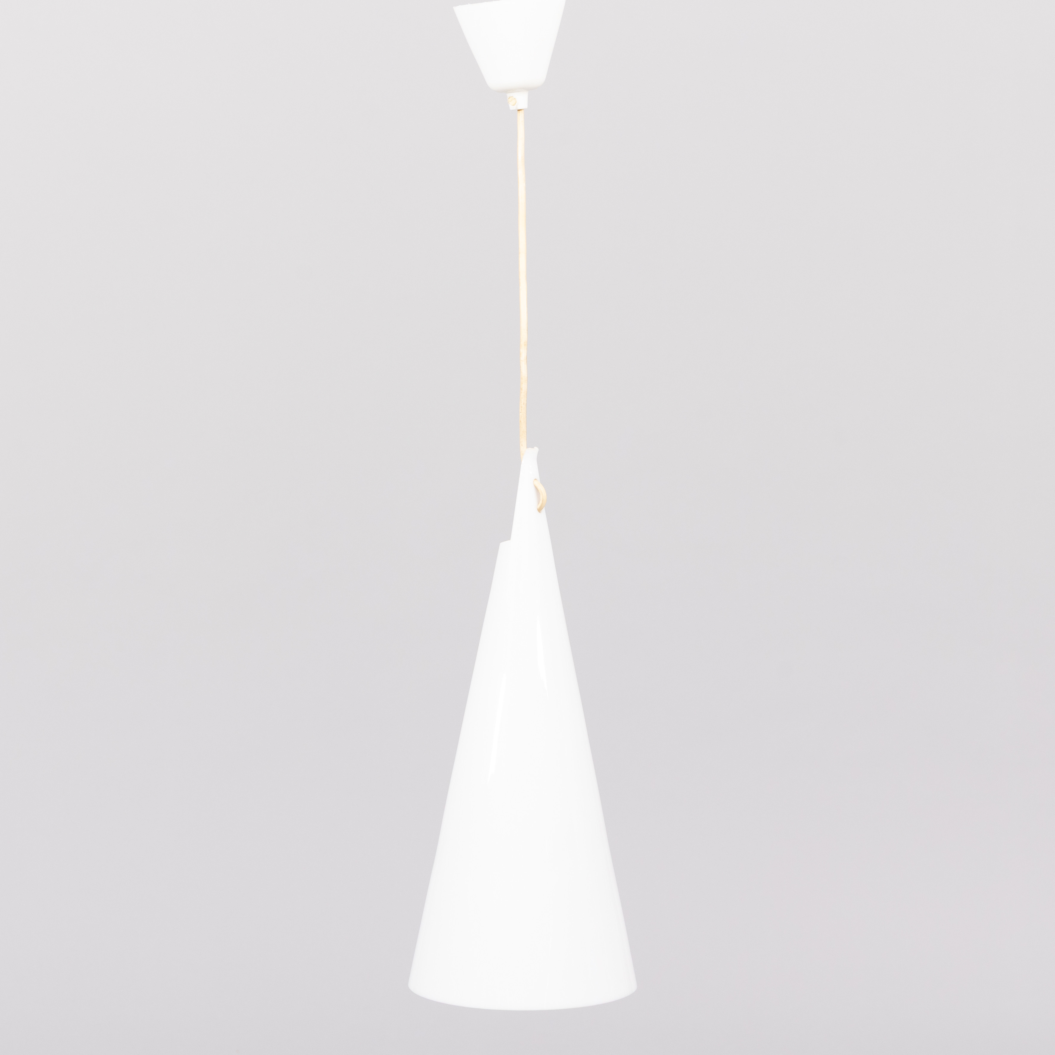 HANS BERGSTRÖM. Taklampa, "Struten" modell nr 181, Ateljé Lyktan Åhus. 1950-tal.