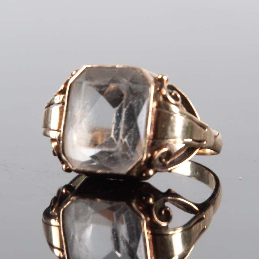 RING 14K guld och slipad bergskristall. Vikt ca 4,3 gram.