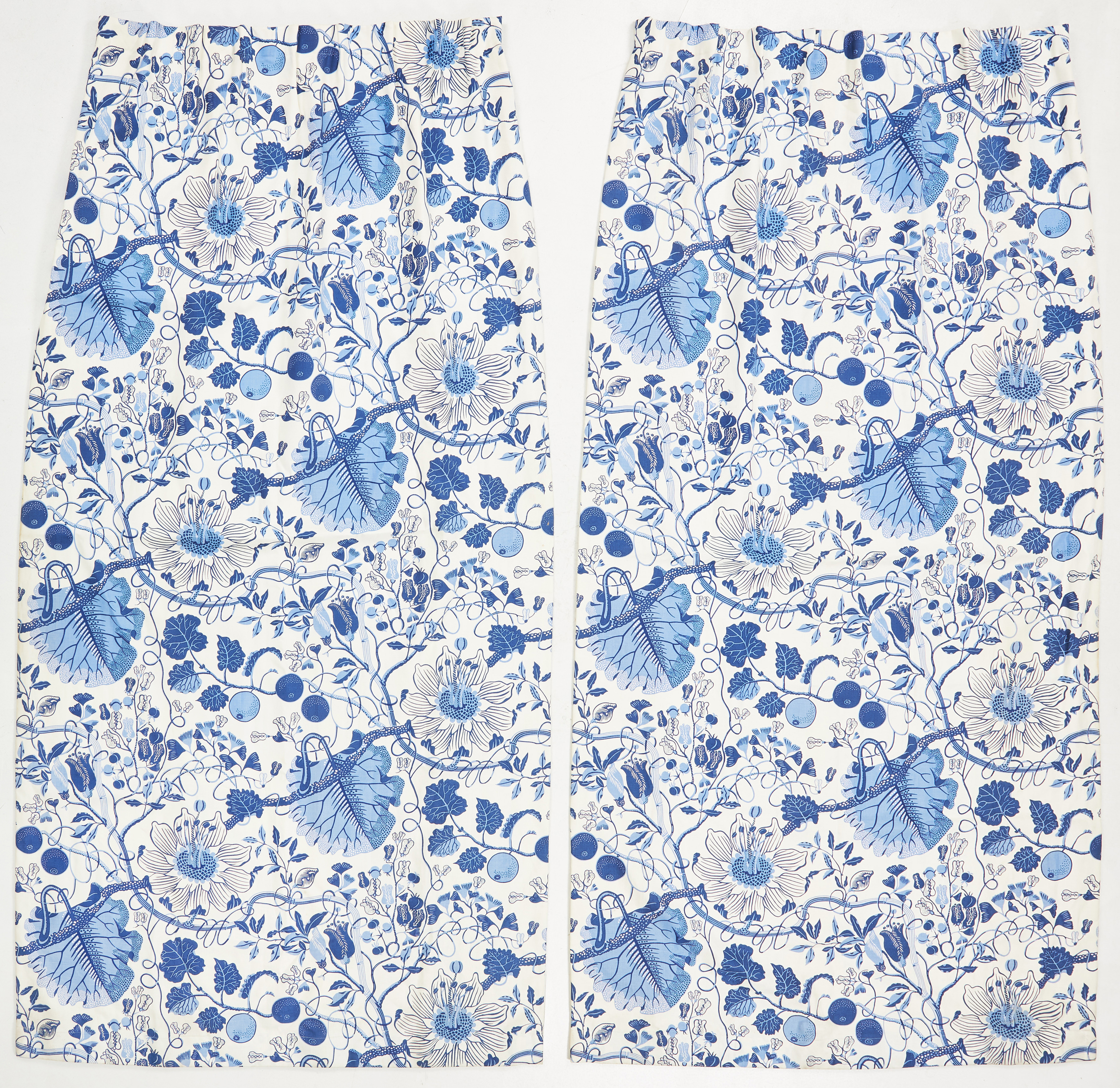 GARDINPAR, 1-par, fodrade, i textil "La Plata", design Josef Frank, för Firma Svenskt Tenn.