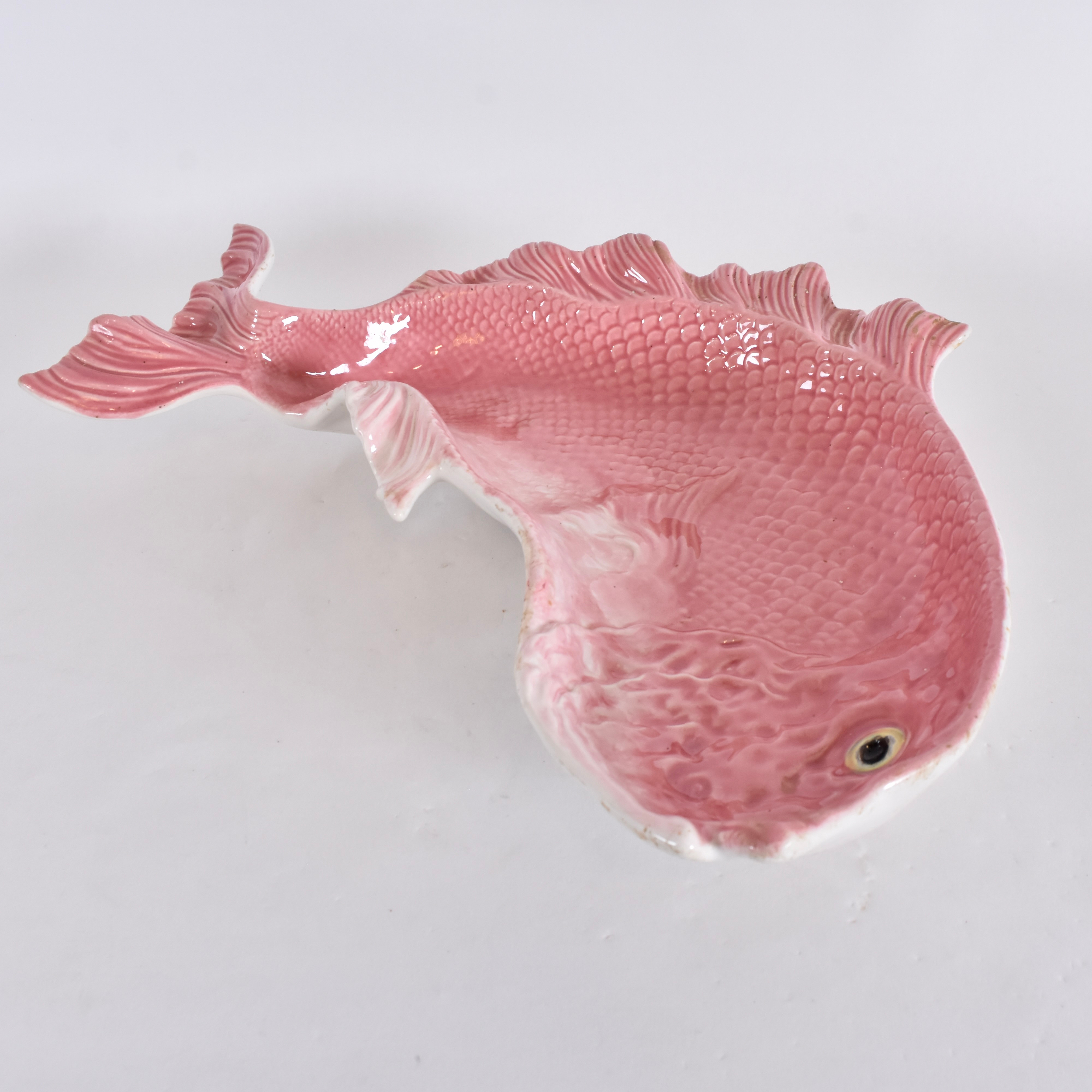 FISKFAT, flintgods, Bordallo Pinheiro, Portugal, 1900-talets mitt.