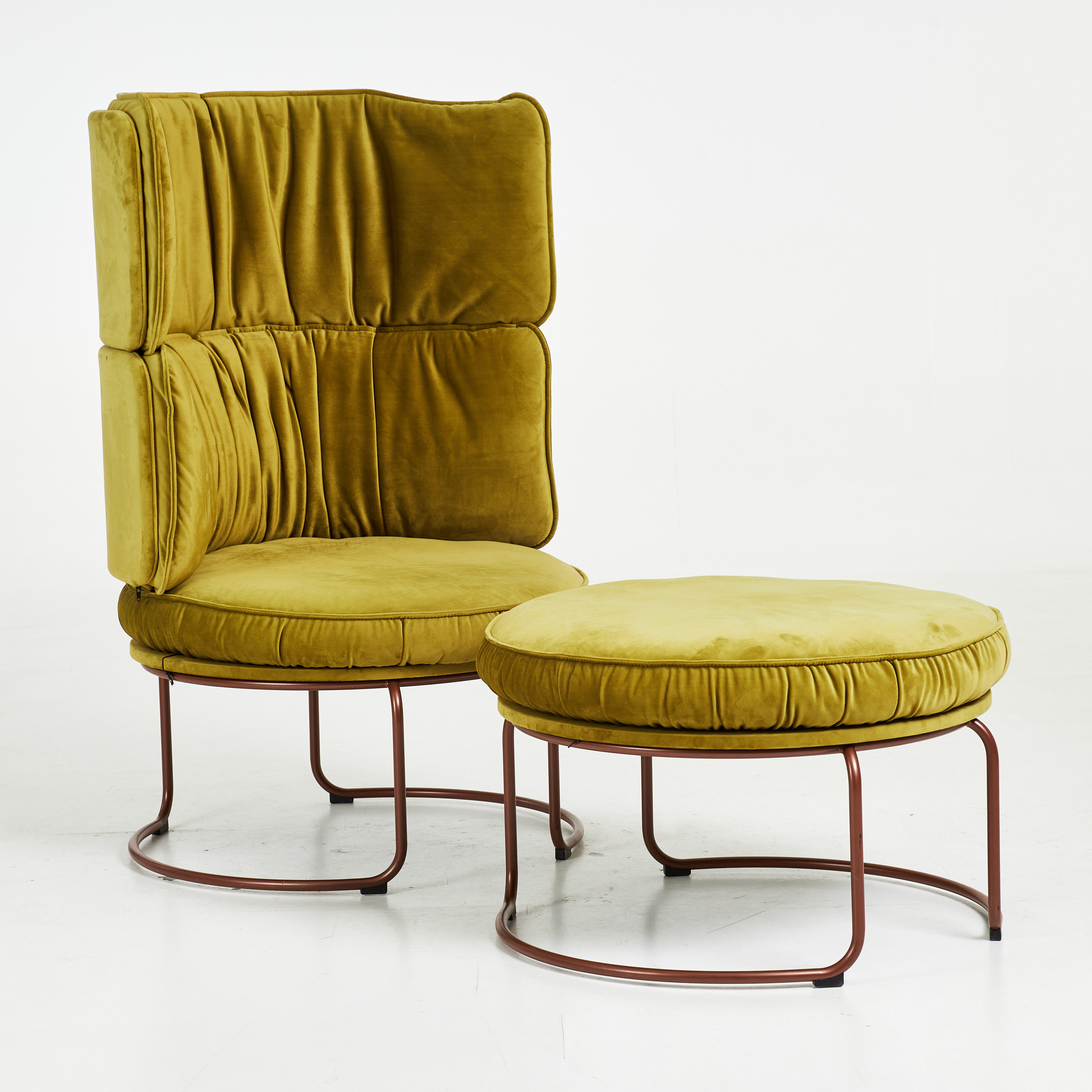 FÅTÖLJ & FOTPALL, 2 dlr, "Vank_Ring", stomme i lackerad metall, klädsel i sammet, undertill etikettmärkta, VANK, samtida produktion.