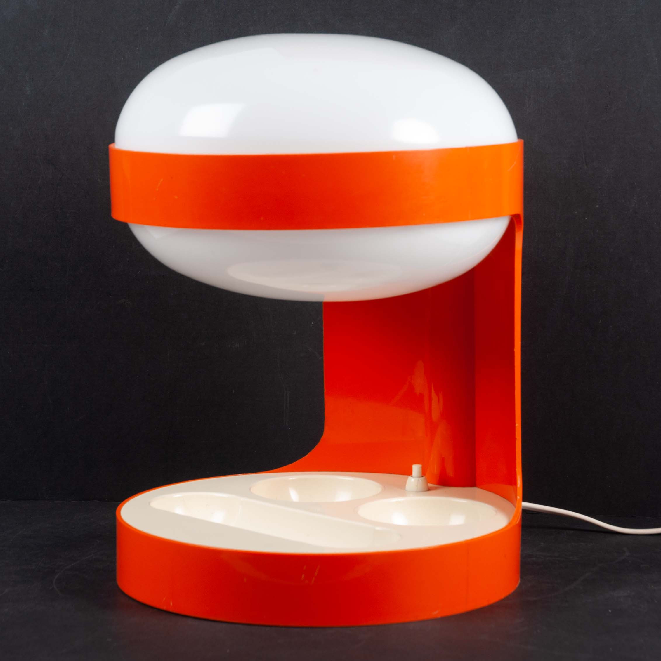 JOE COLOMBO. För Husqvarna, bordslampa med pennställ, 60-tal plast.