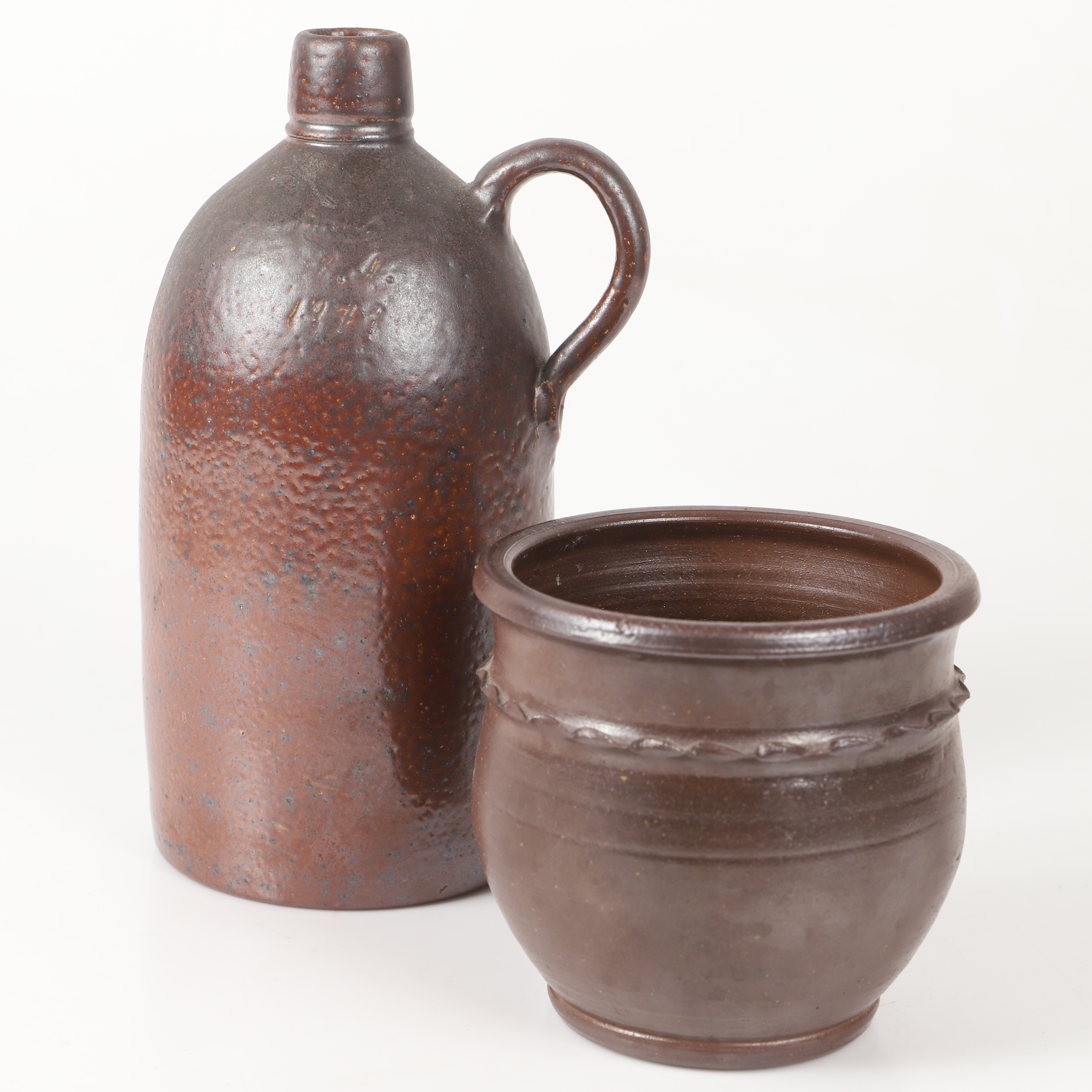 KRUS, 2 stycken, glaserad keramik, bl. a. Wallåkra, 1900-tal.