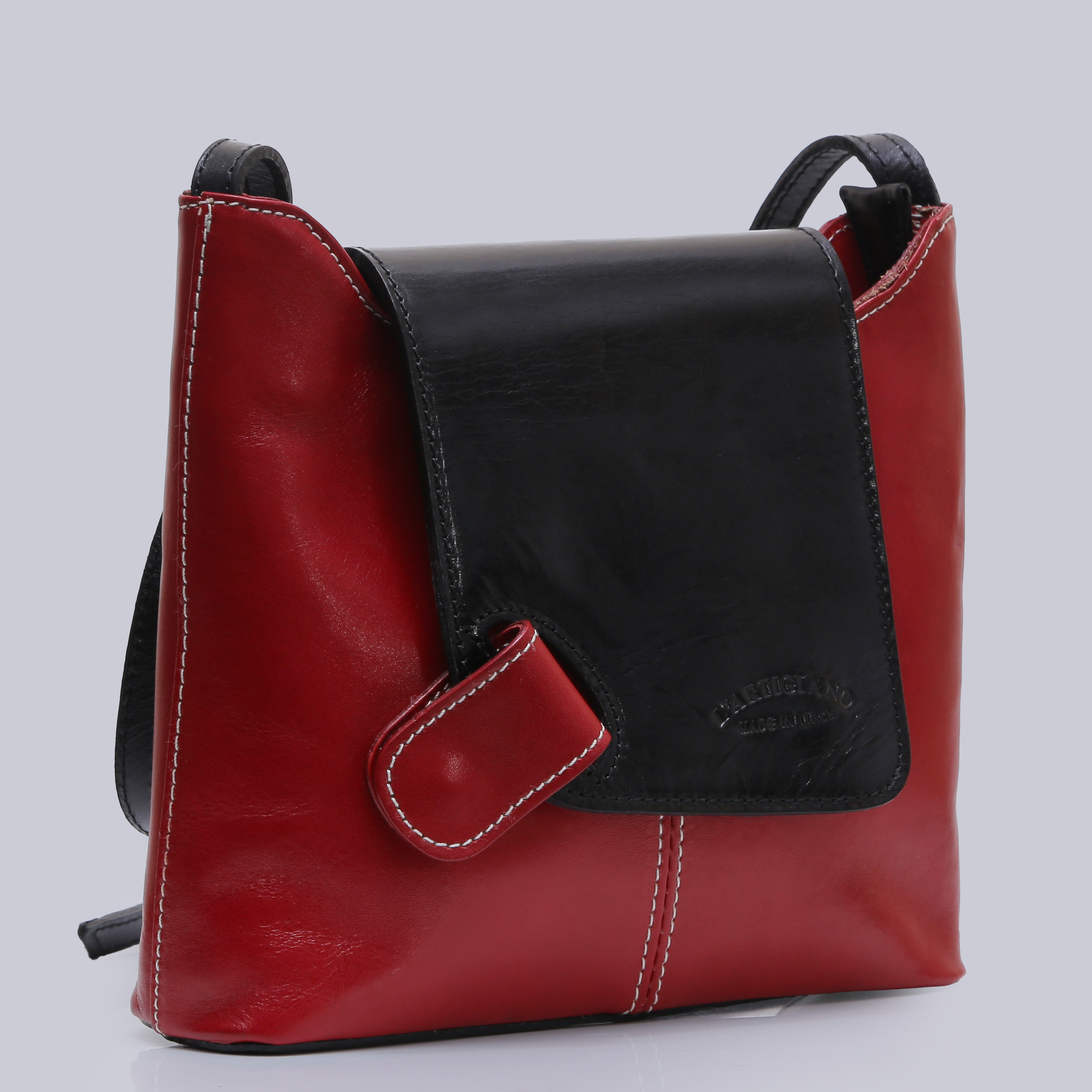 L'ARTIGIANO, HANDVÄSKA MED AXELREM, BORSE IN PELLE, ITALIEN.