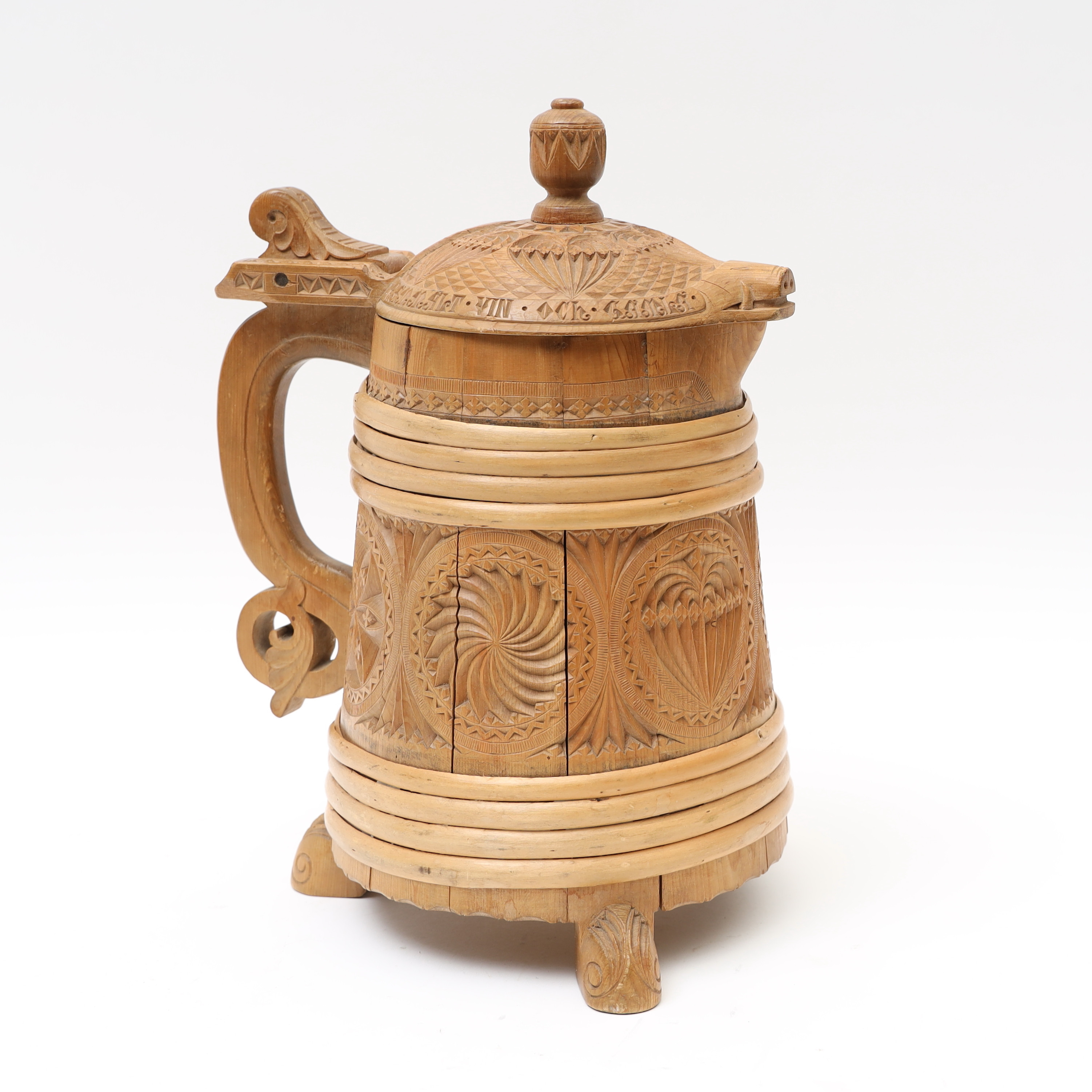 KANNA, 1800/1900-tal med karvsnittsdekor.