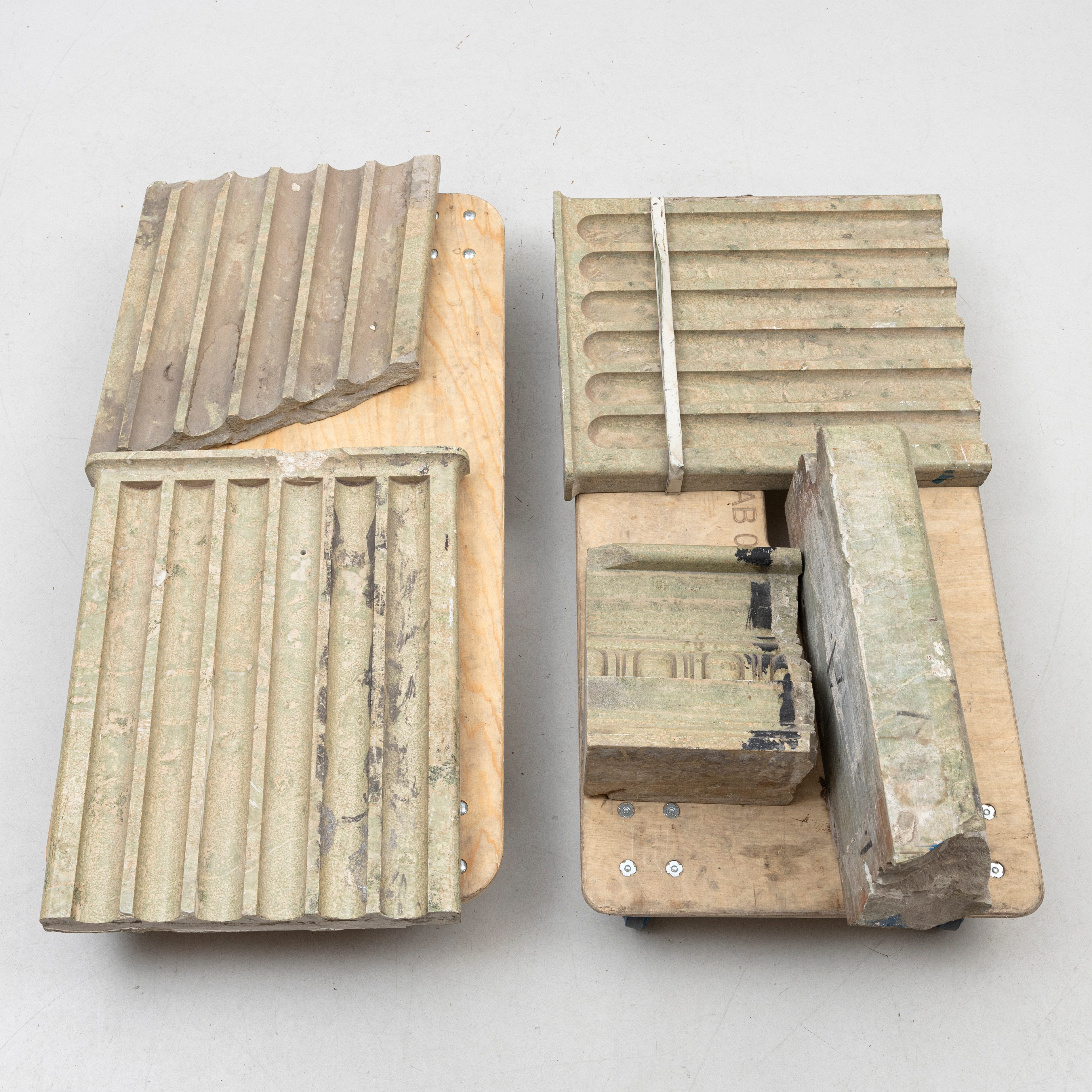 DEKORELEMENT 5 delar, kolmårdsmarmor, 1800/1900-tal.