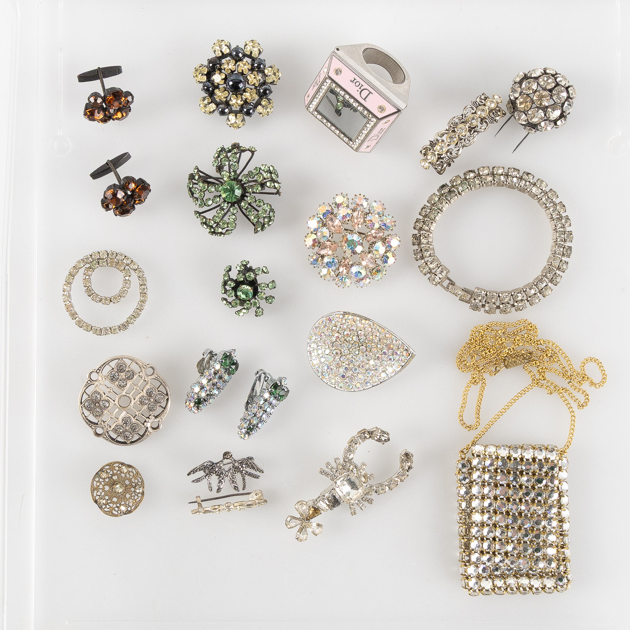 SAMLING BIJOUTERIER OCH PRECIOSA, 1920-2000-tal.