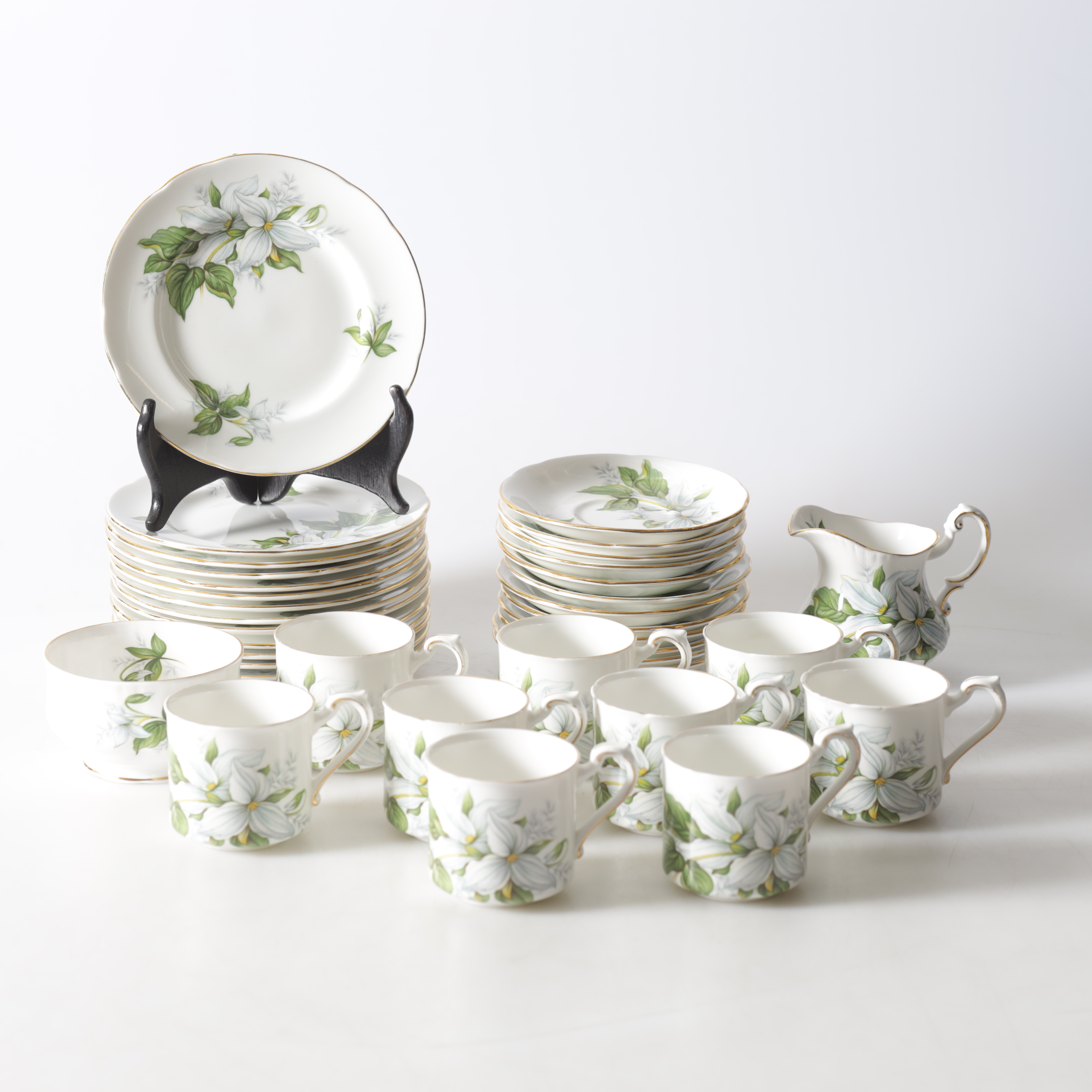 KAFFESERVIS, 30 delar, porslin, "Trillium", Paragon, England.